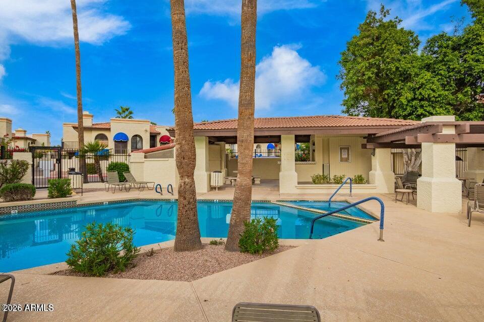 POINTE SOUTH MOUNTAIN UNIT 4 AMD - Residential Lease