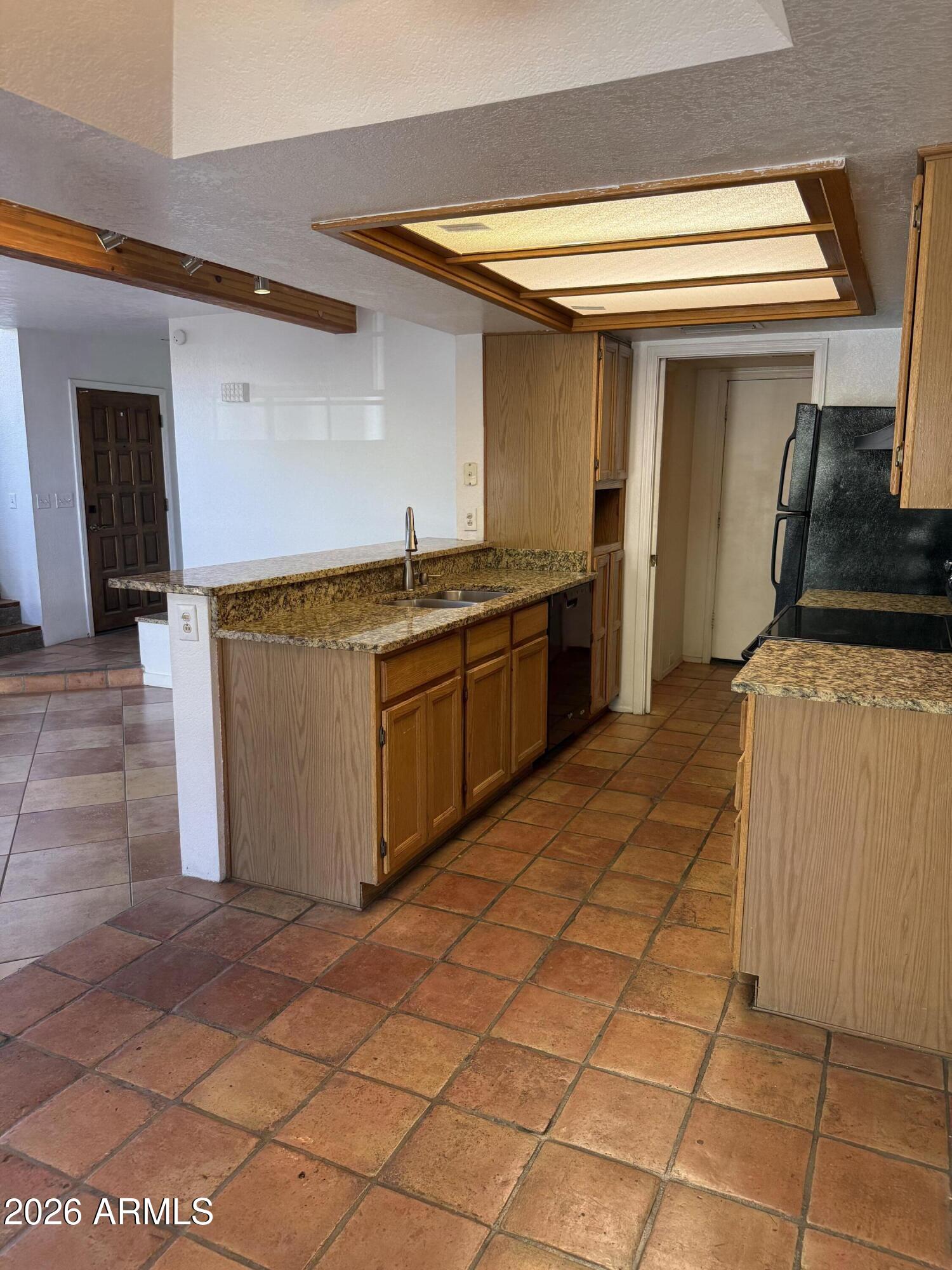 POINTE SOUTH MOUNTAIN UNIT 4 AMD - Residential Lease