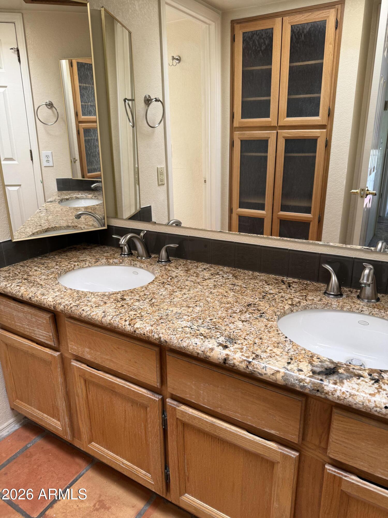 POINTE SOUTH MOUNTAIN UNIT 4 AMD - Residential Lease