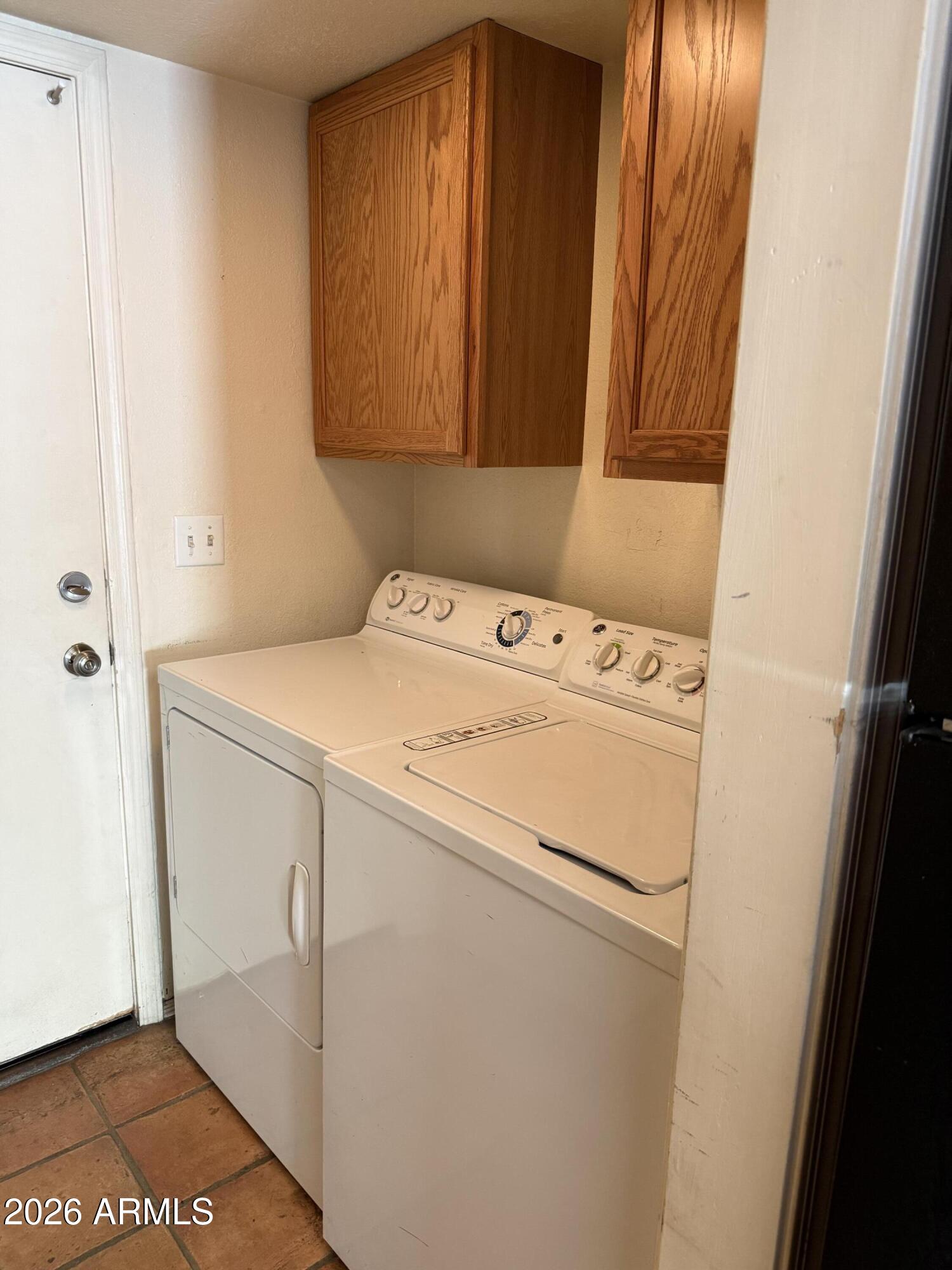 POINTE SOUTH MOUNTAIN UNIT 4 AMD - Residential Lease