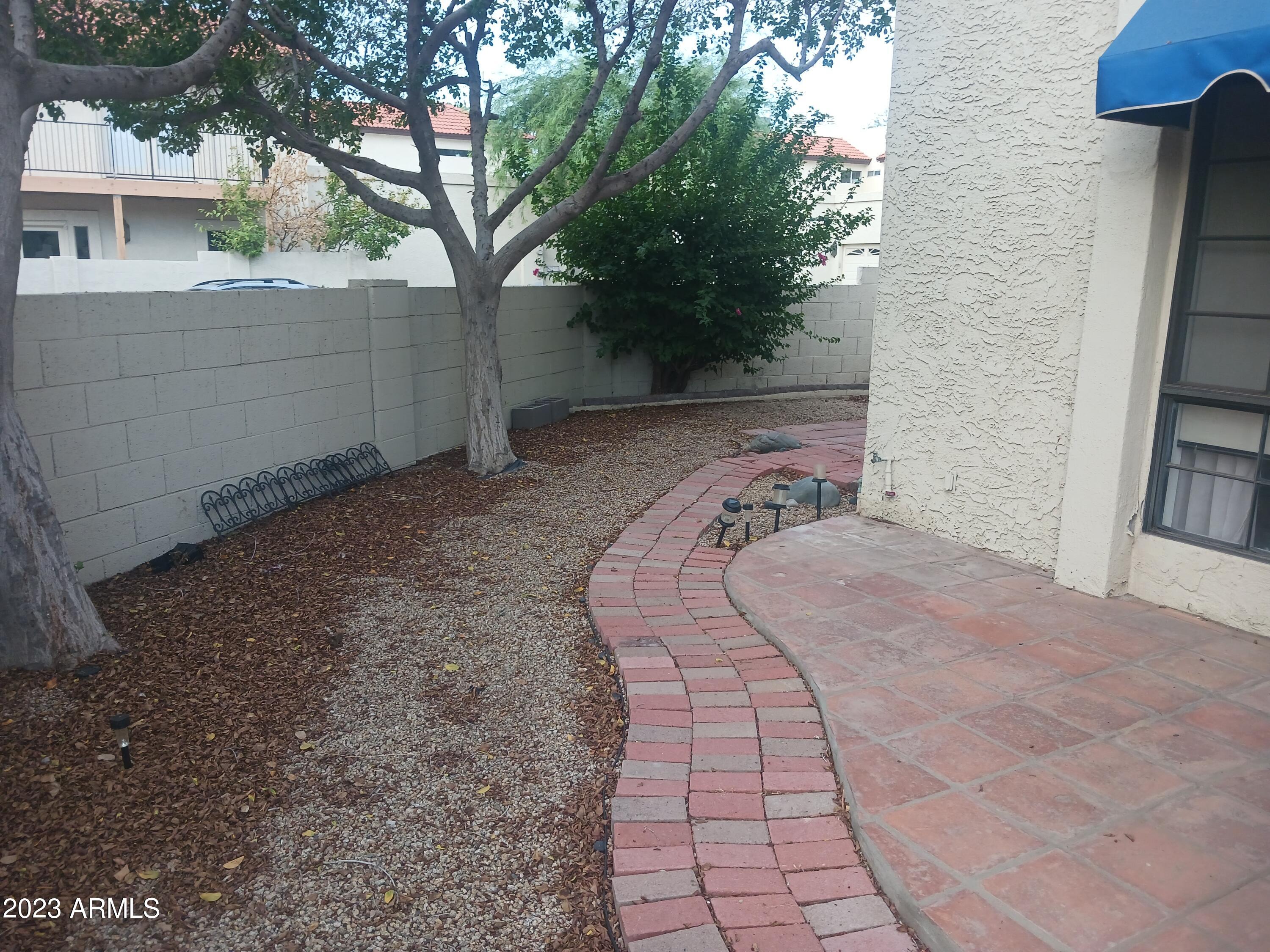 POINTE SOUTH MOUNTAIN UNIT 4 AMD - Residential Lease