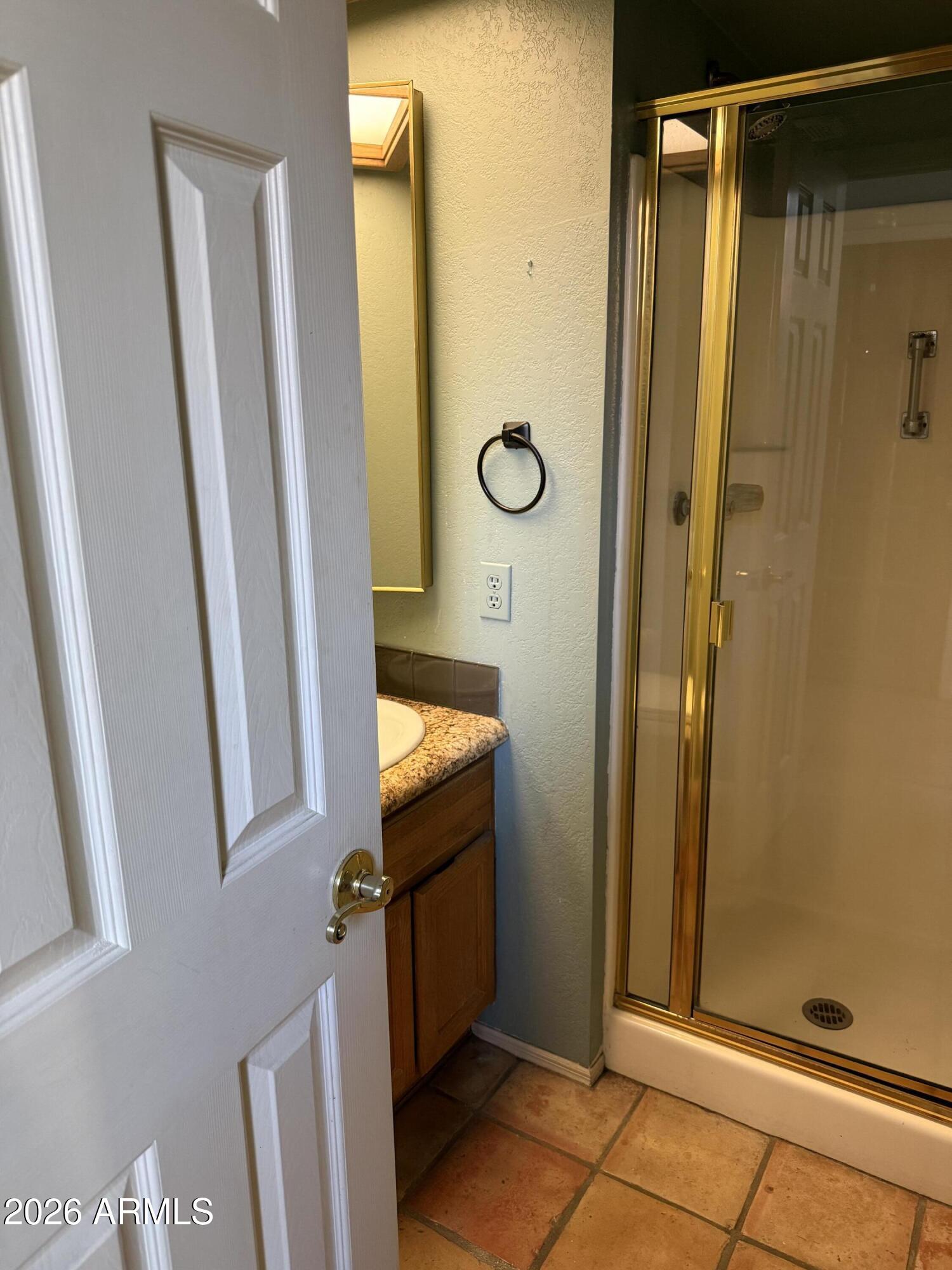 POINTE SOUTH MOUNTAIN UNIT 4 AMD - Residential Lease