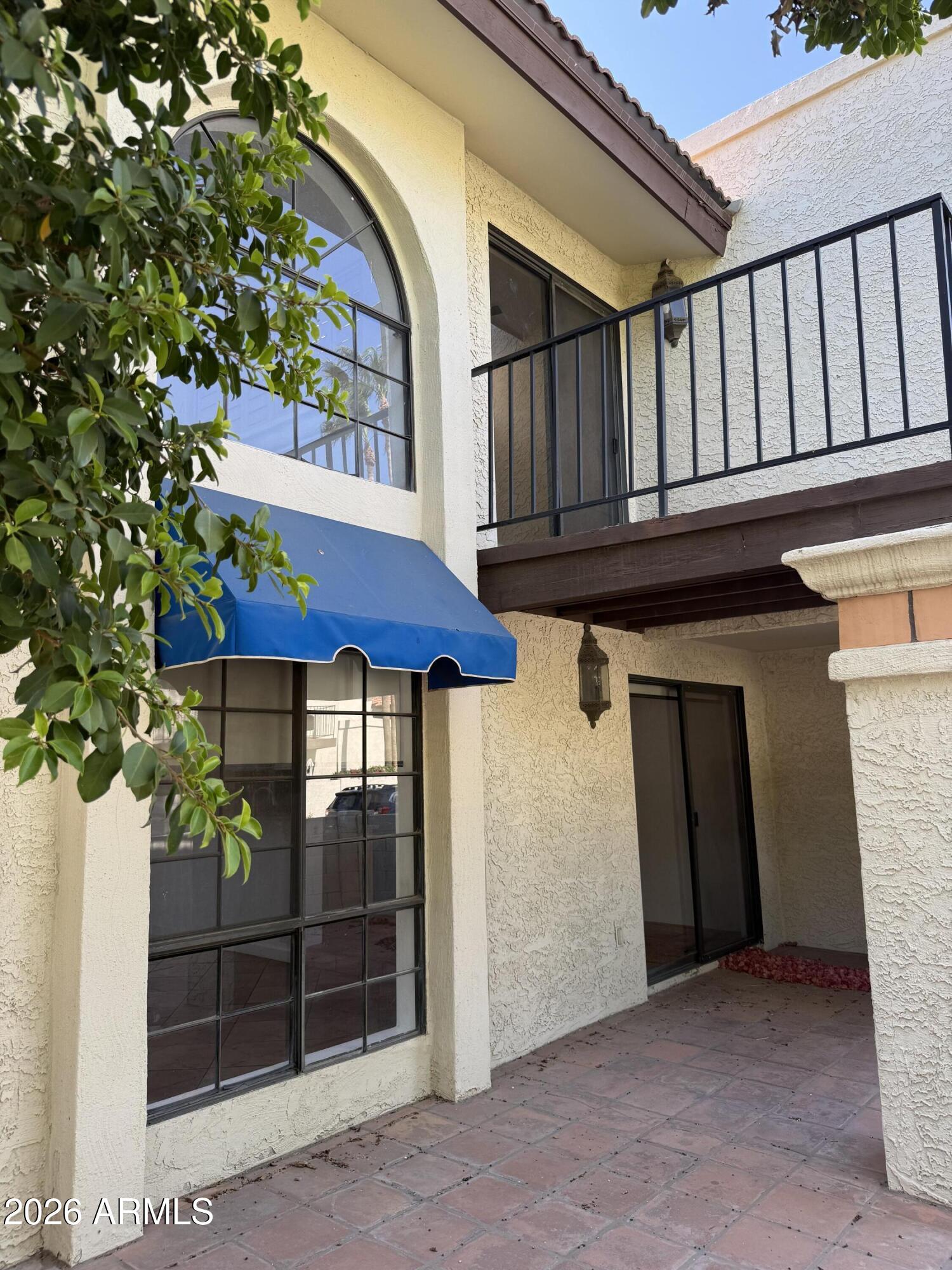 POINTE SOUTH MOUNTAIN UNIT 4 AMD - Residential Lease