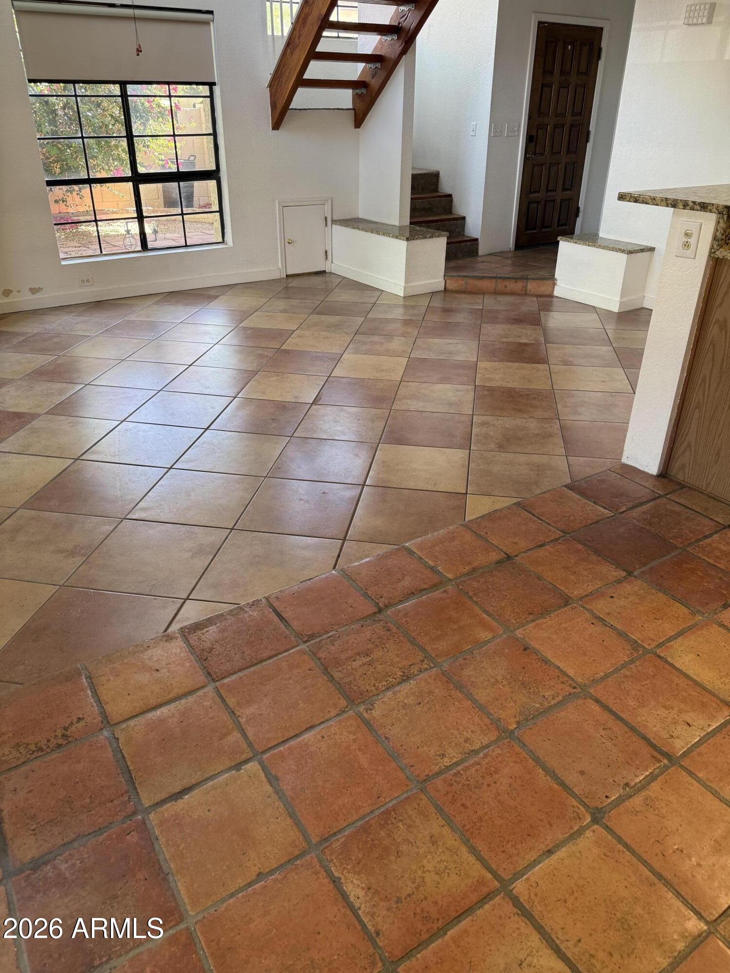 POINTE SOUTH MOUNTAIN UNIT 4 AMD - Residential Lease