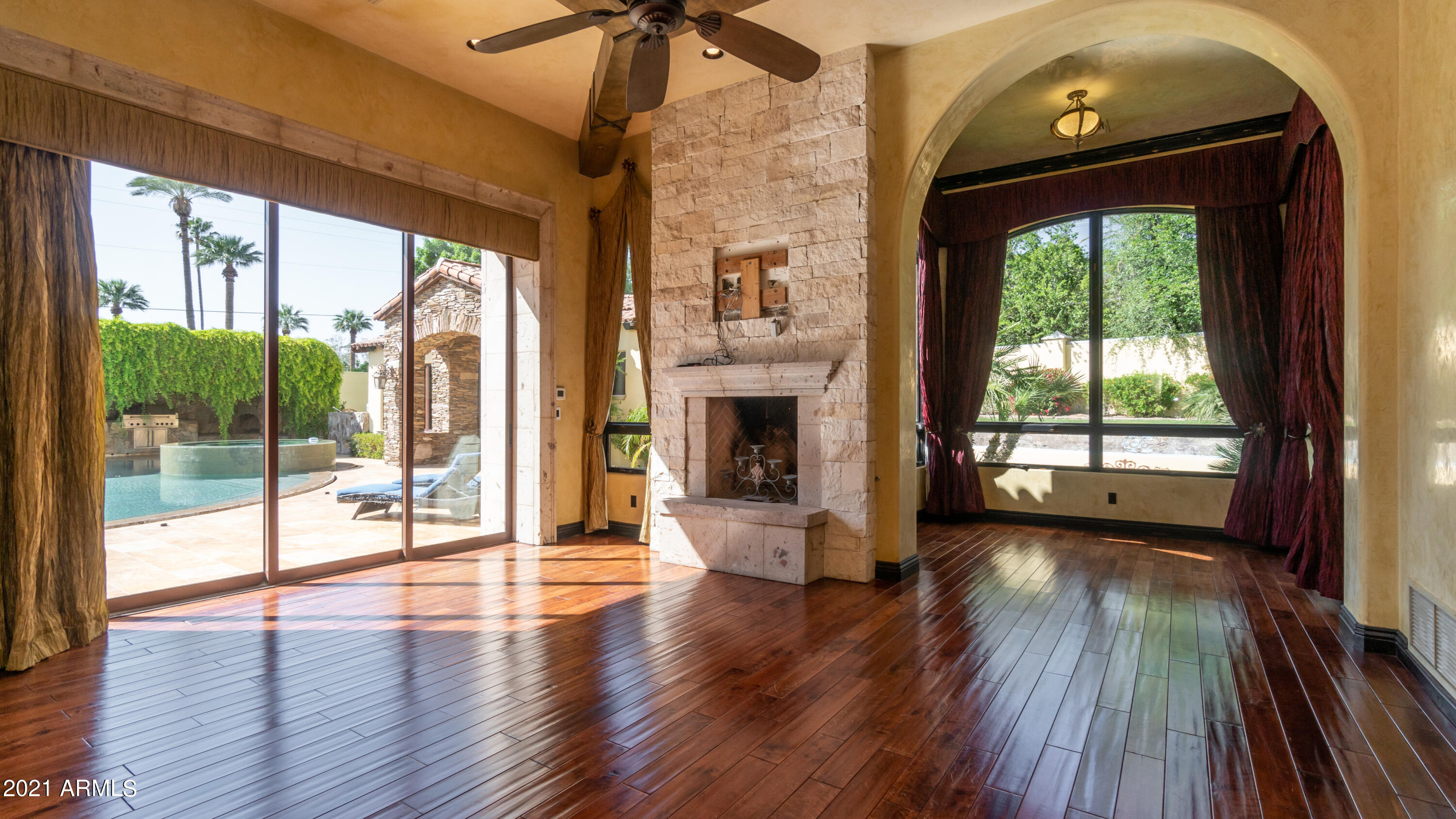 VINEYARDS AT ARCADIA - Residential