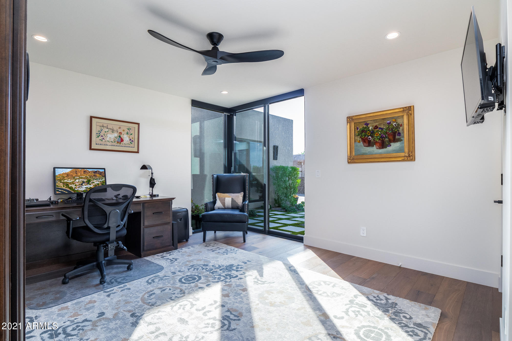 ECHO CANYON - Residential