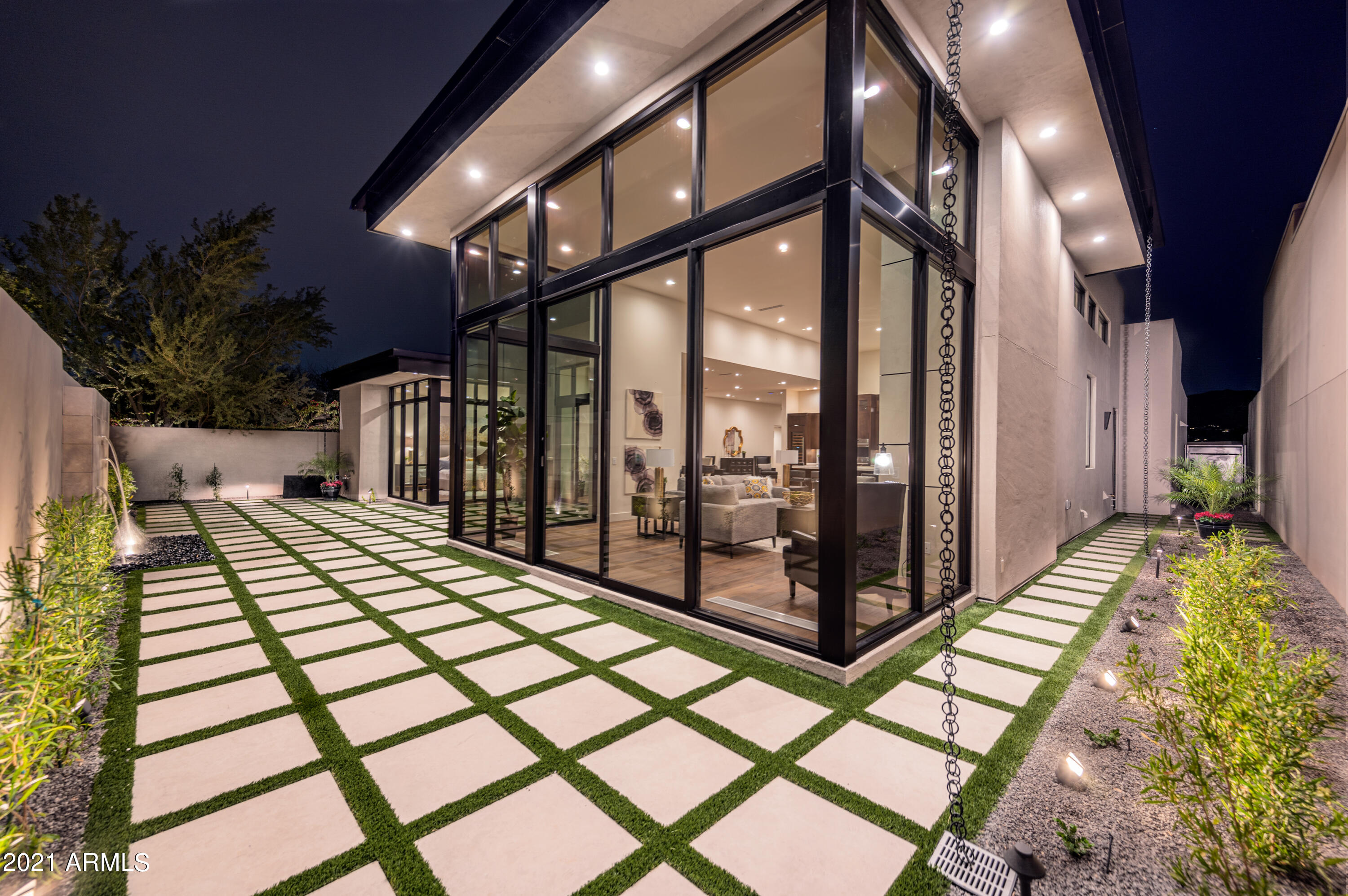 ECHO CANYON - Residential