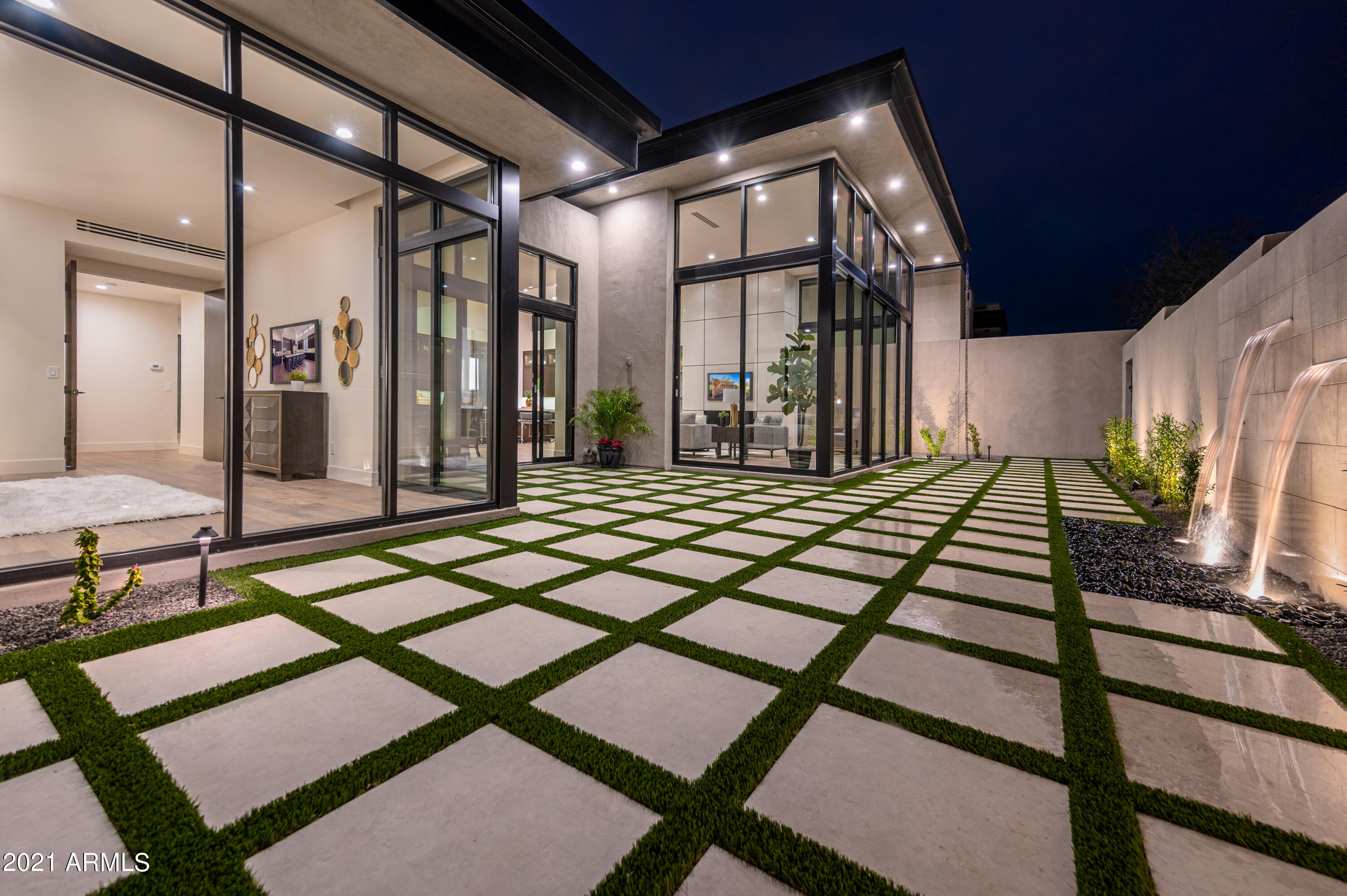 ECHO CANYON - Residential