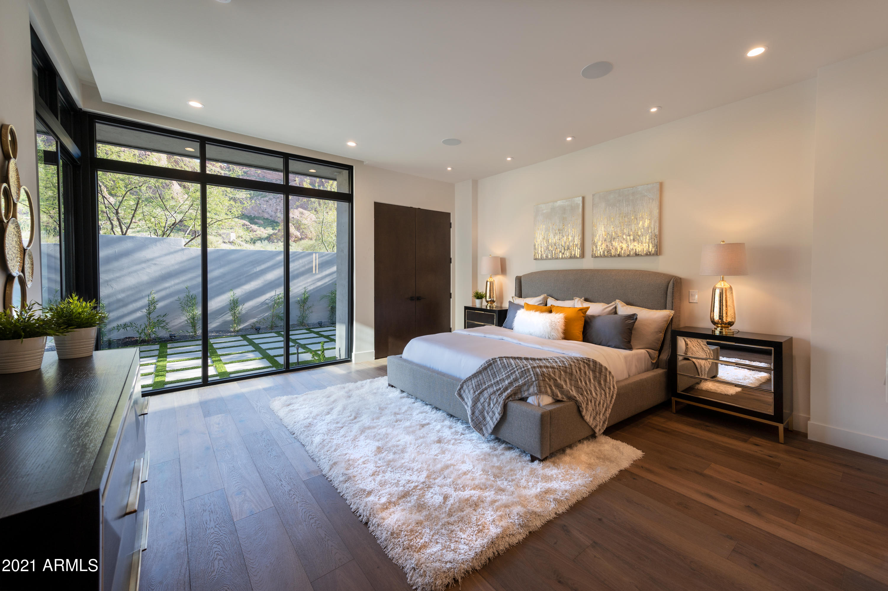 ECHO CANYON - Residential