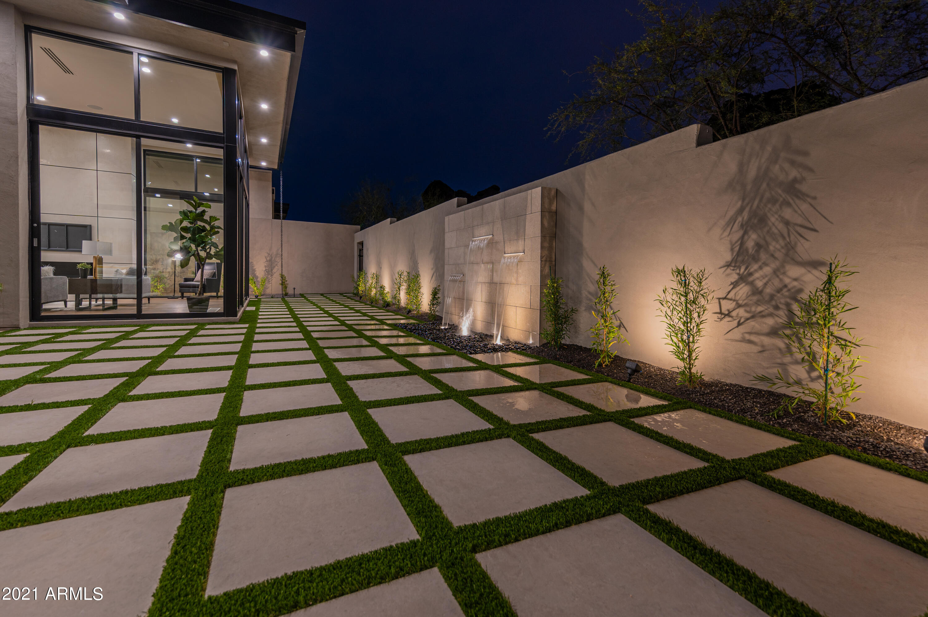 ECHO CANYON - Residential