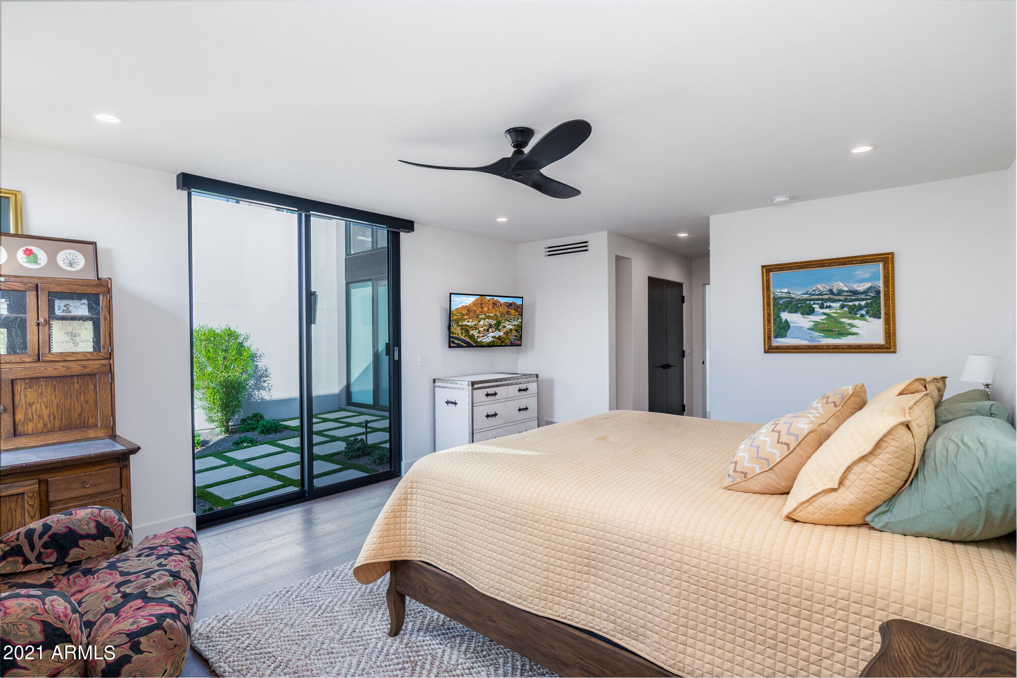 ECHO CANYON - Residential