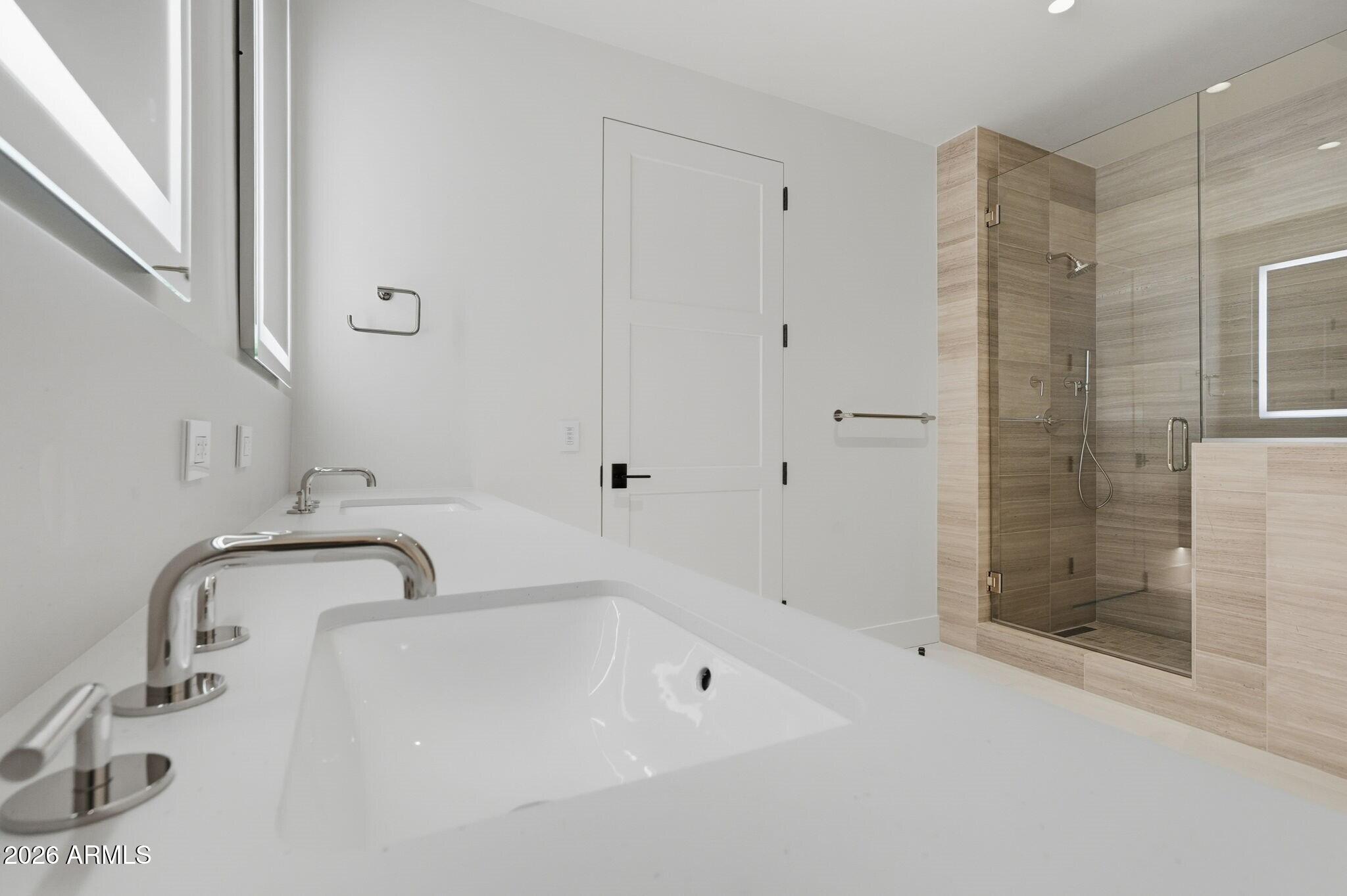 PHOENICIAN - Residential