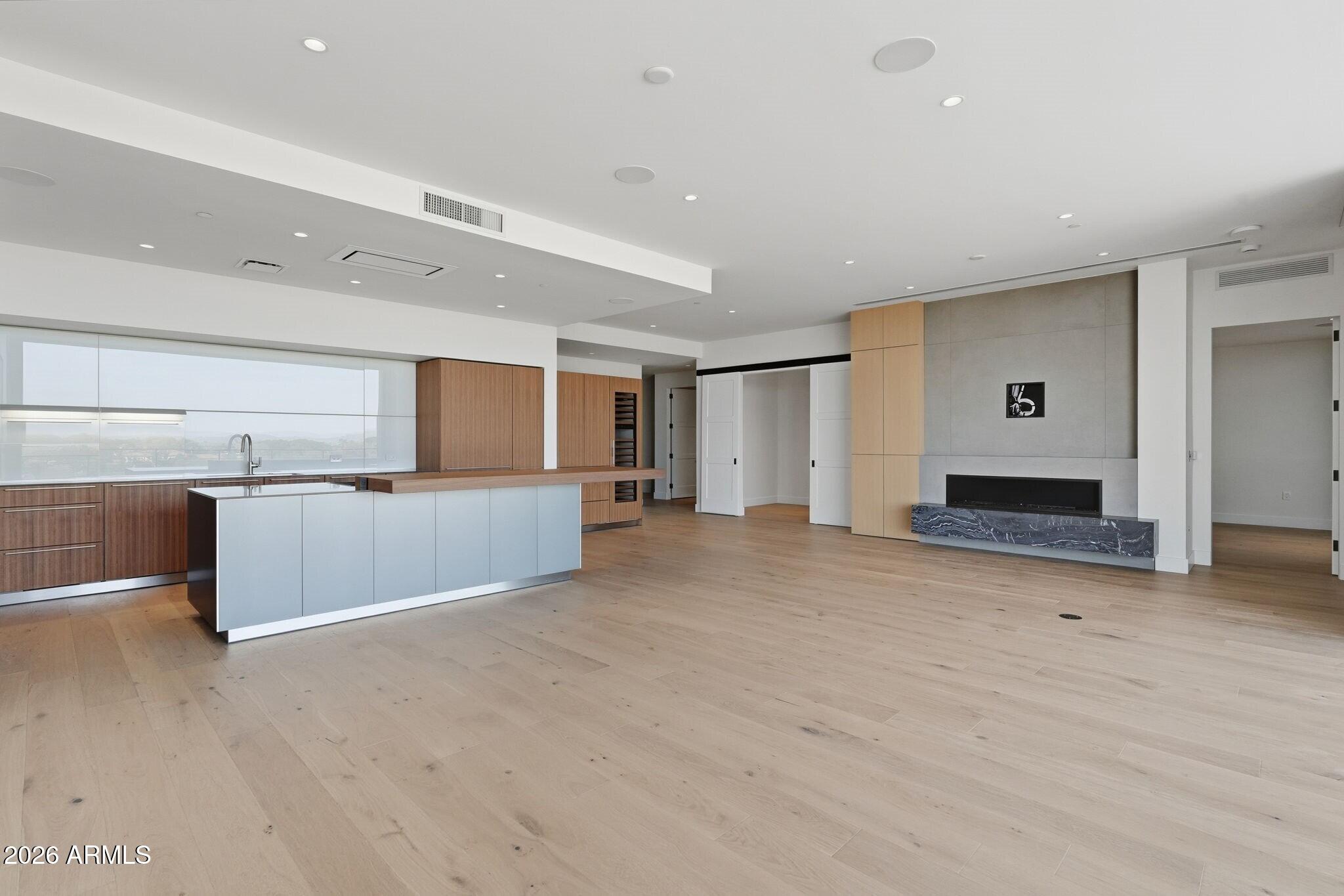 PHOENICIAN - Residential