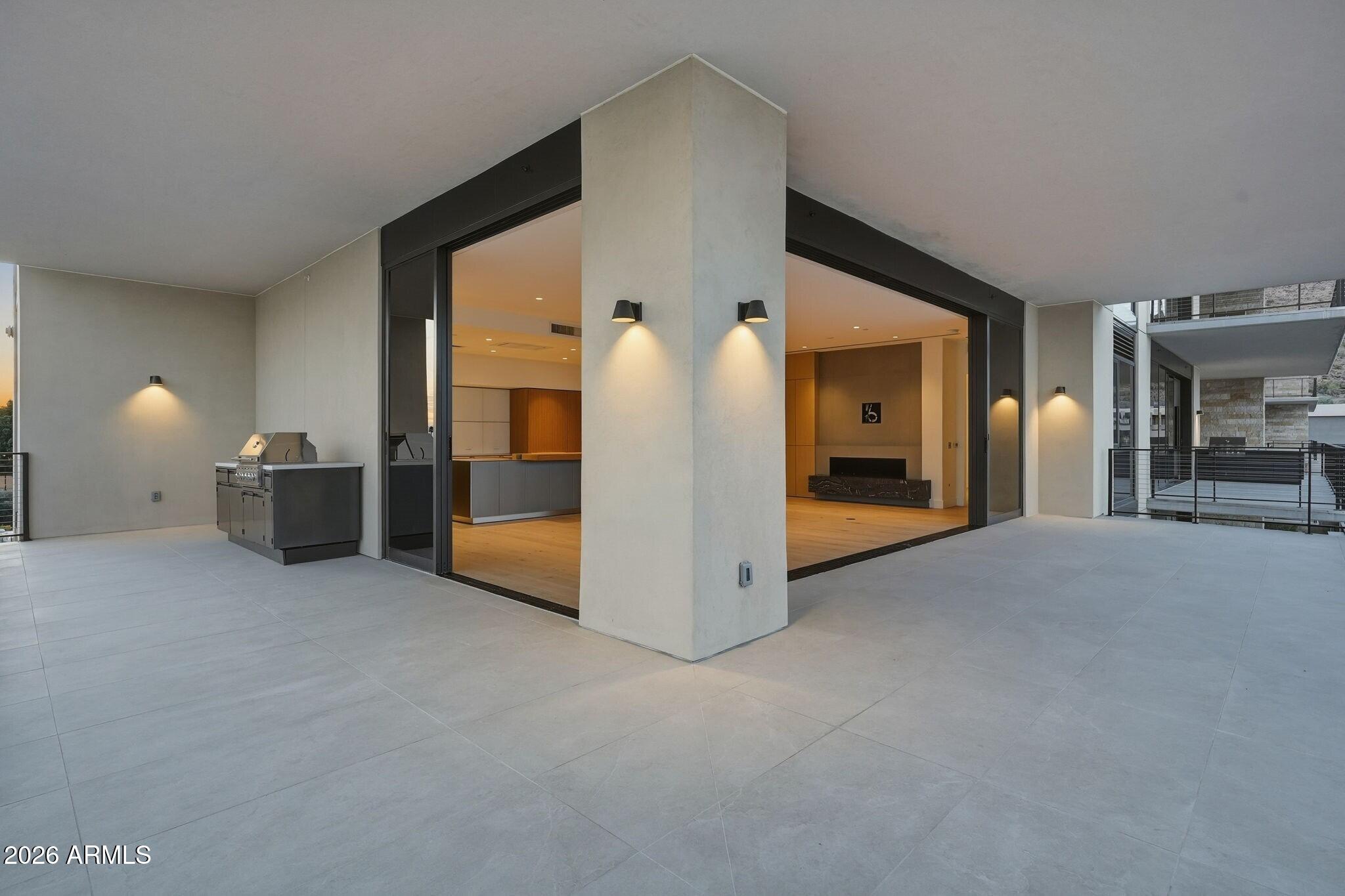 PHOENICIAN - Residential