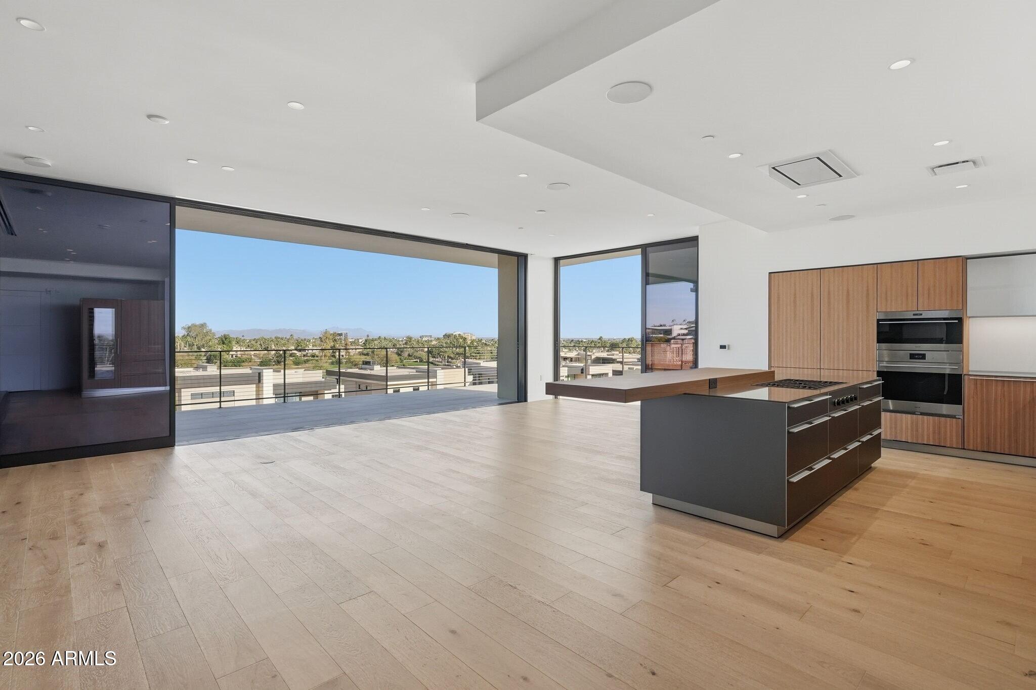 PHOENICIAN - Residential