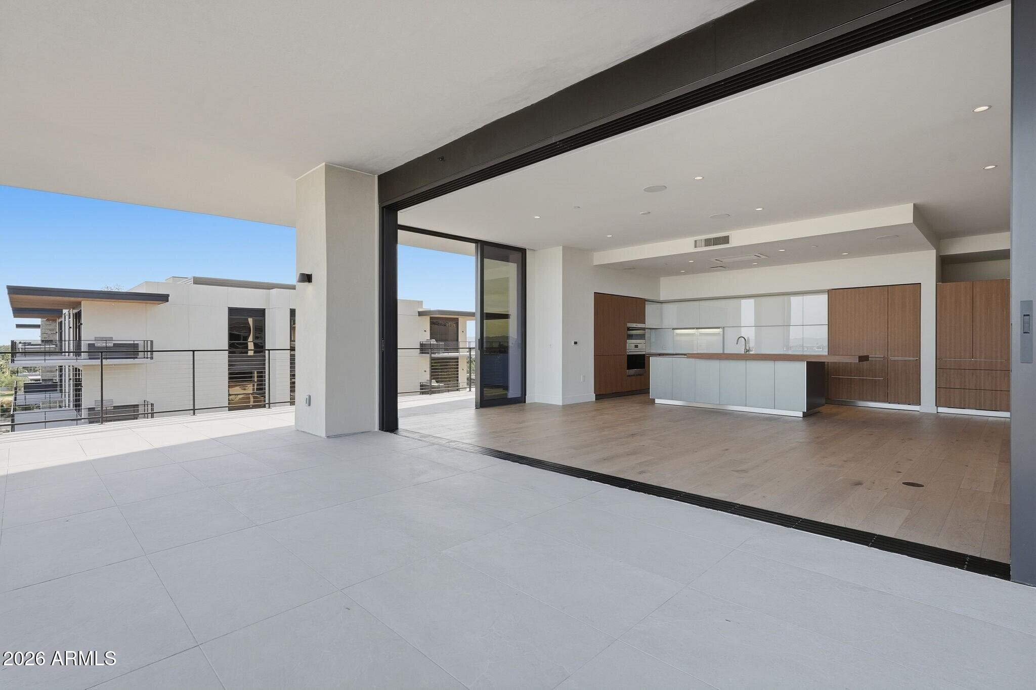 PHOENICIAN - Residential