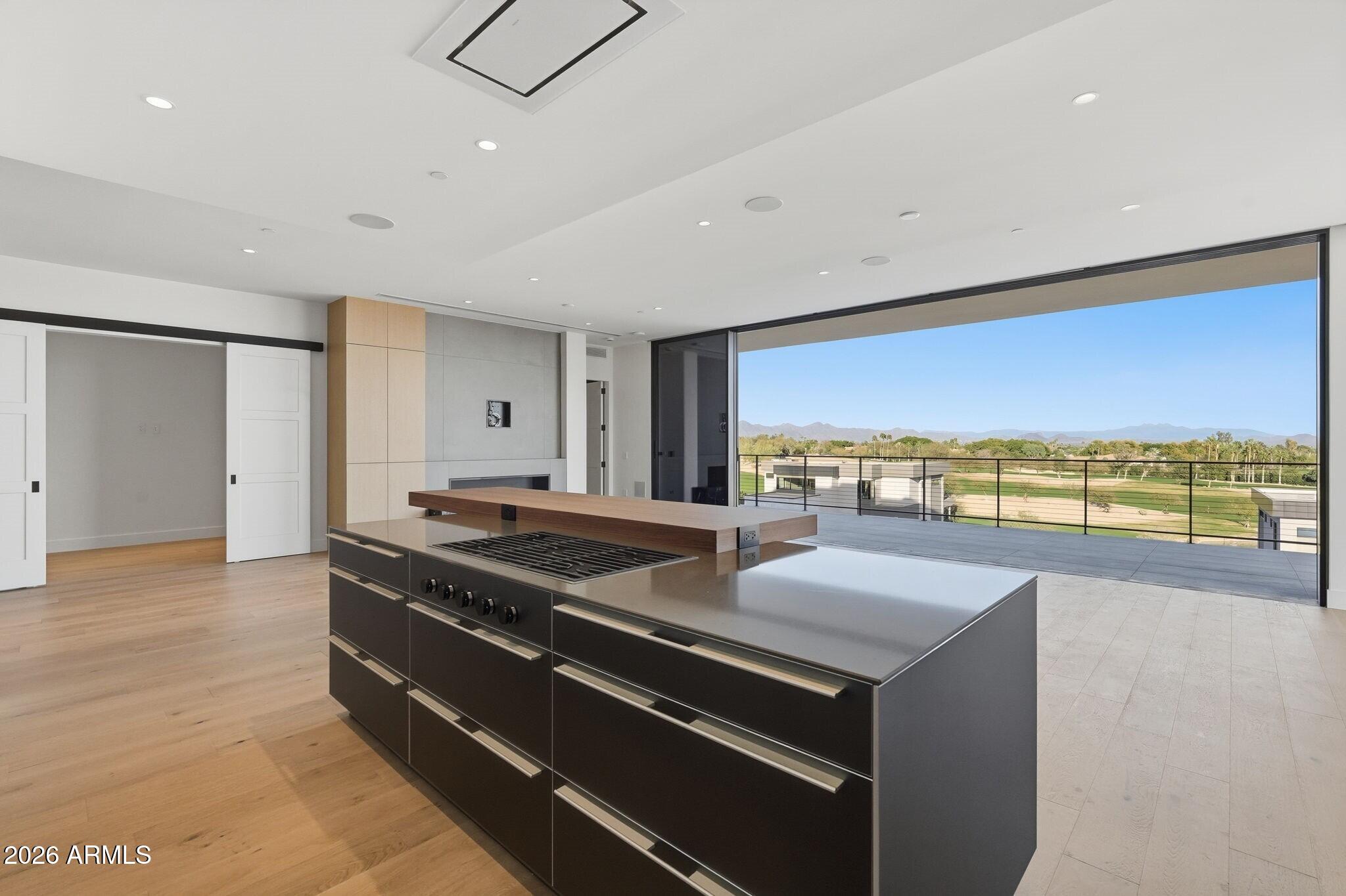 PHOENICIAN - Residential