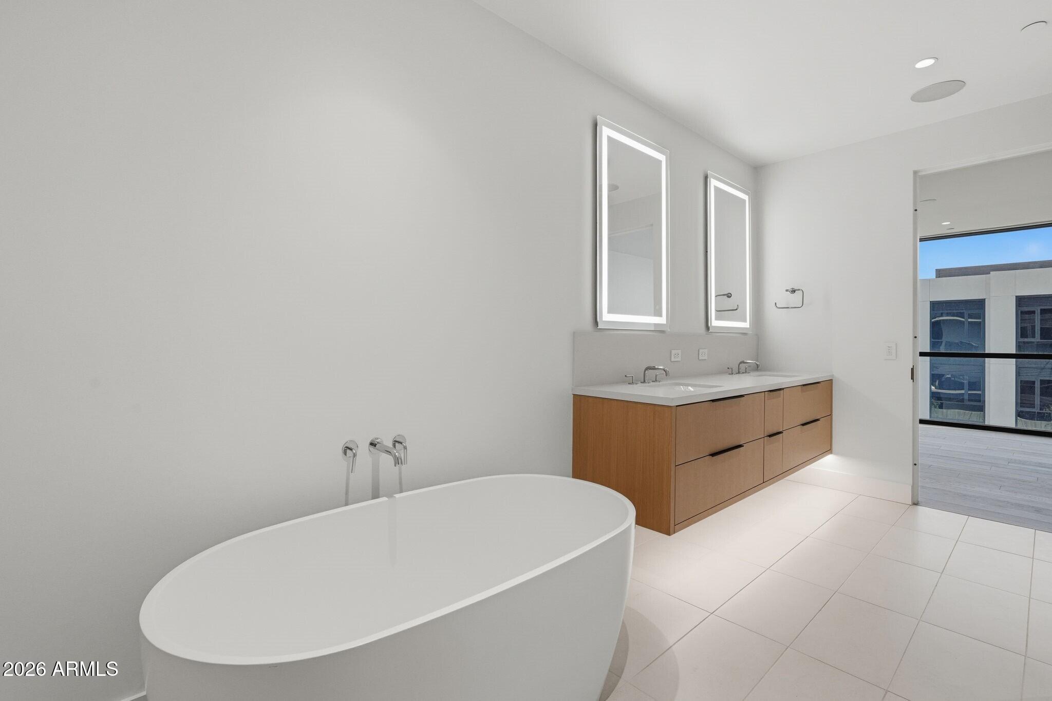 PHOENICIAN - Residential