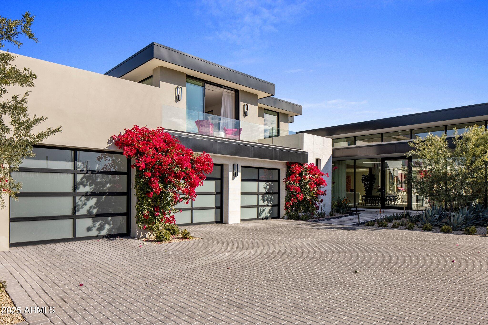 ESTANCIA - Residential