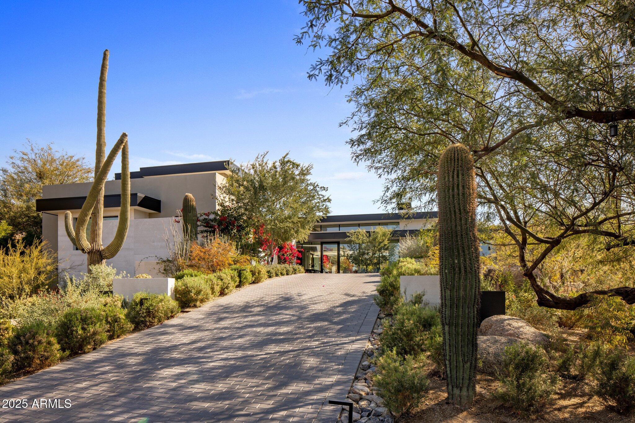 ESTANCIA - Residential