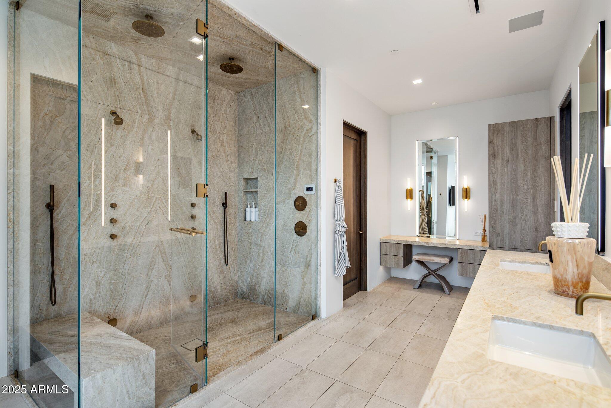 ESTANCIA - Residential