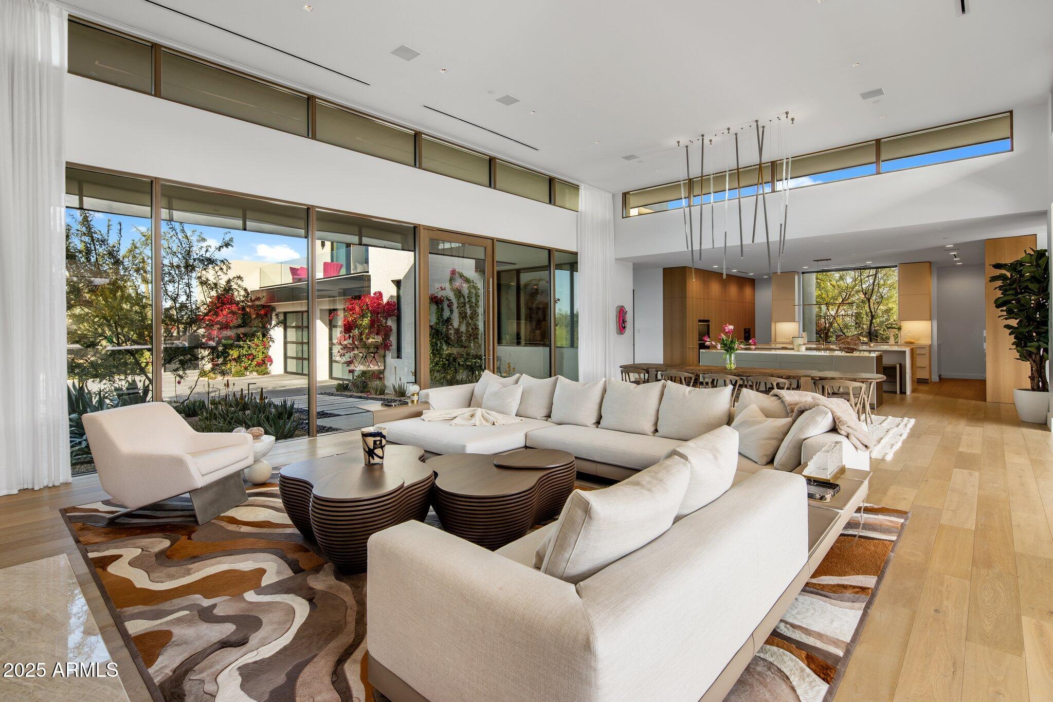 ESTANCIA - Residential