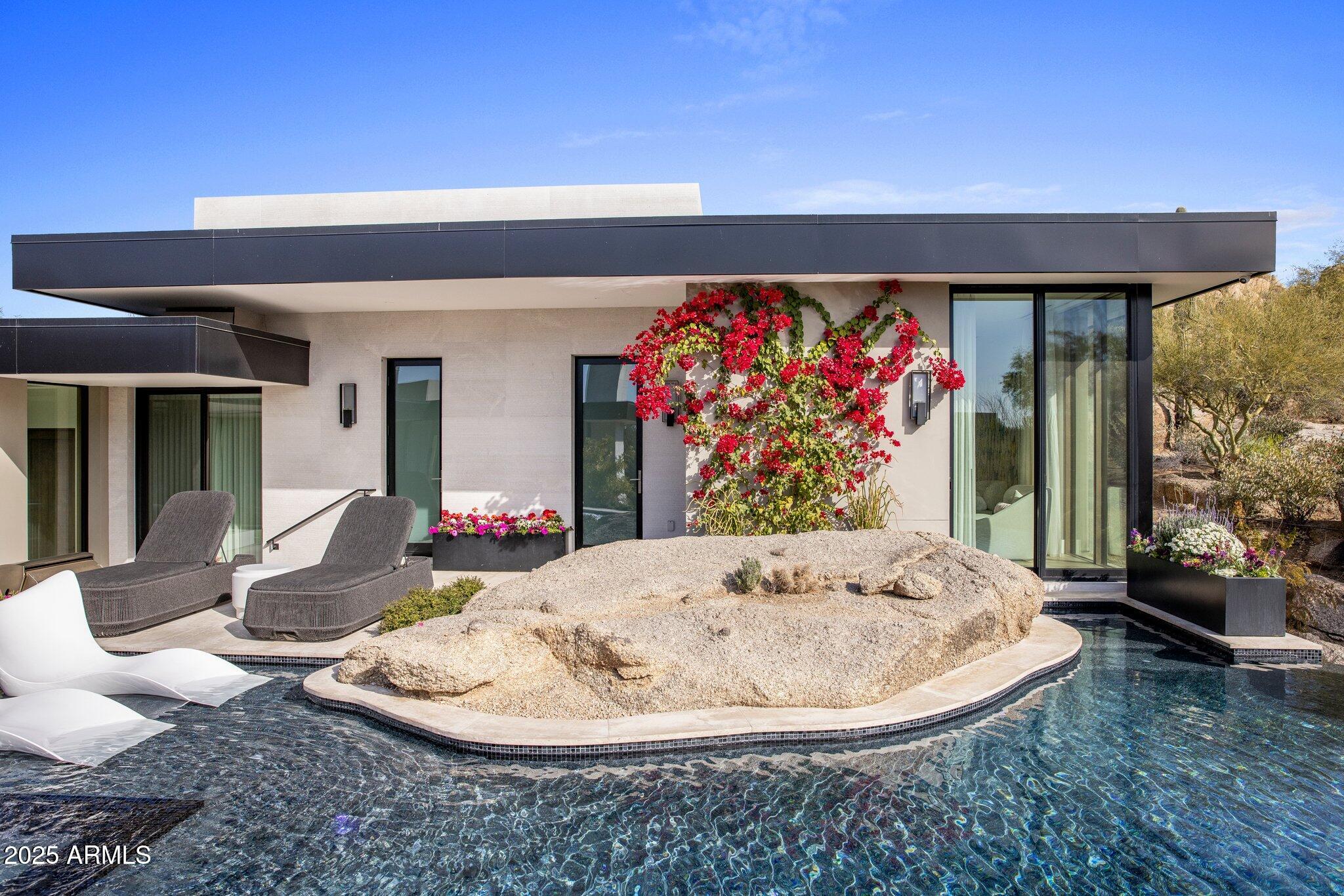 ESTANCIA - Residential