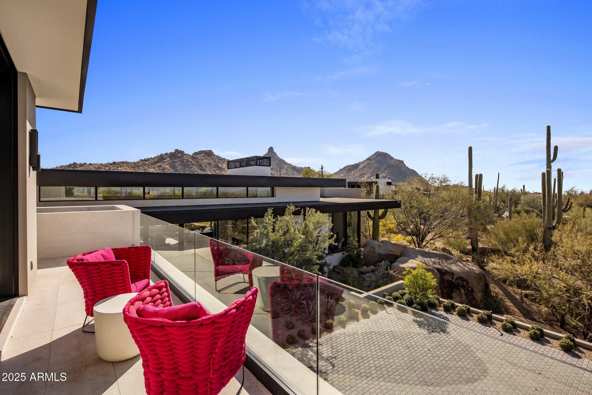 ESTANCIA - Residential