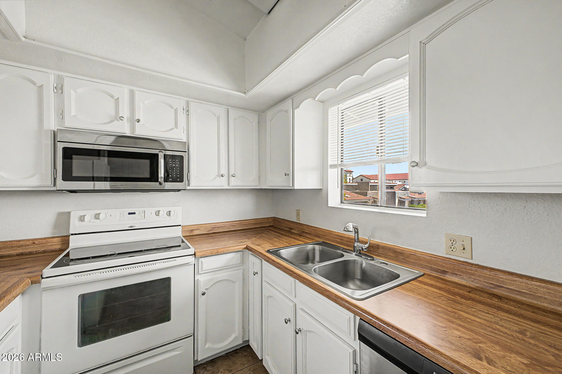 MEADOWBROOK VILLAGE - Residential
