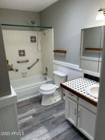 TOWN & COUNTRY ESTATES UNIT 12 - Residential Lease