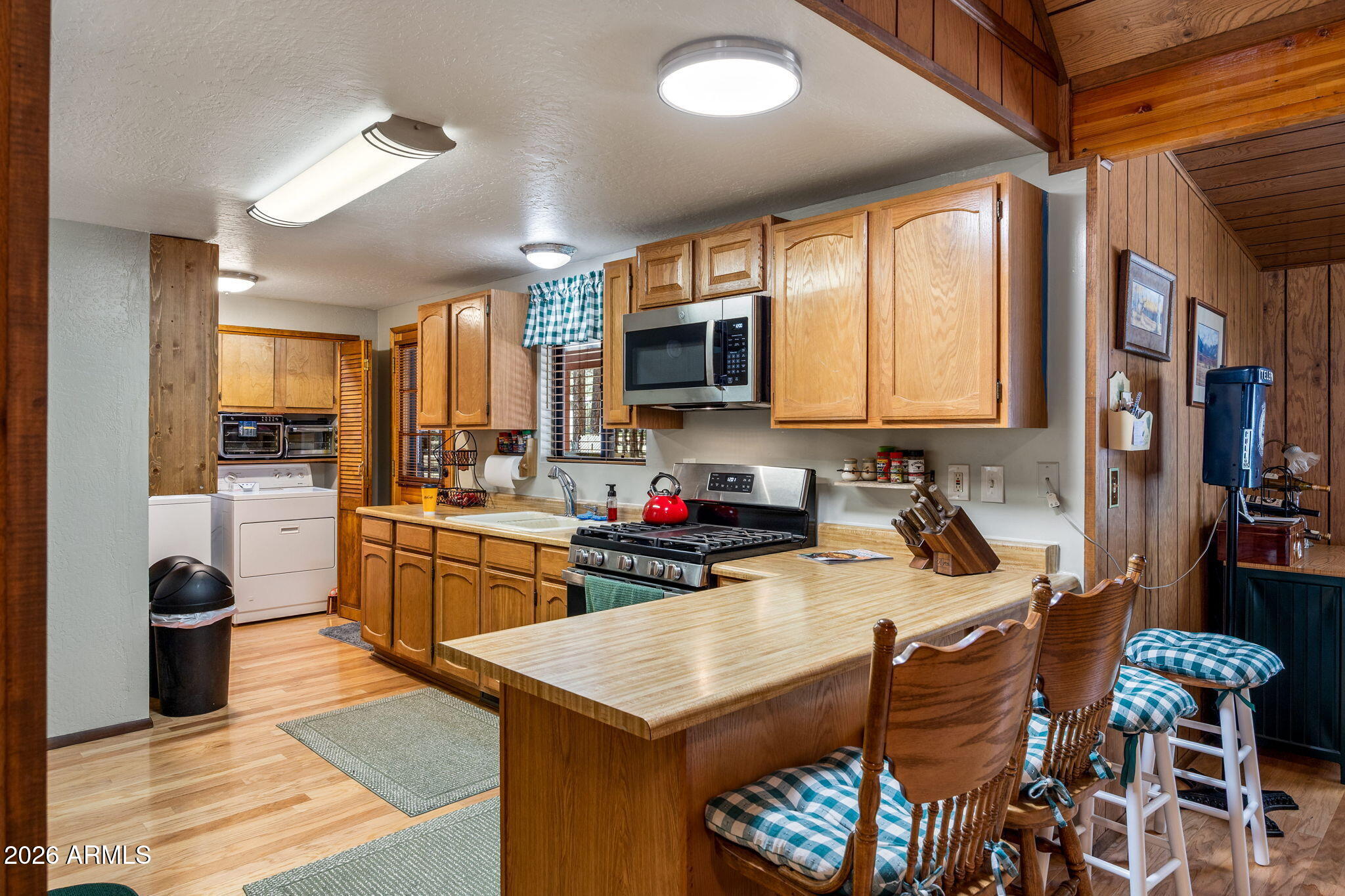 FOREST LAKES ESTATES 4 - Residential