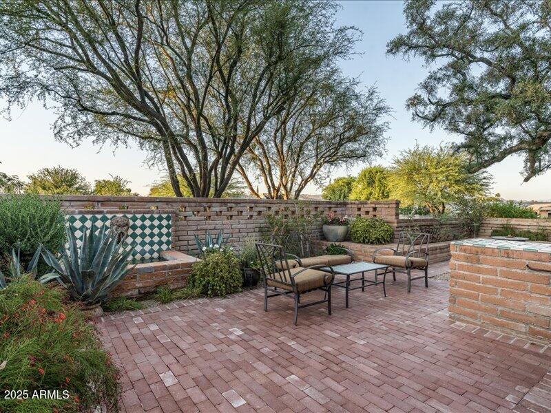 BRET HILLS - Residential