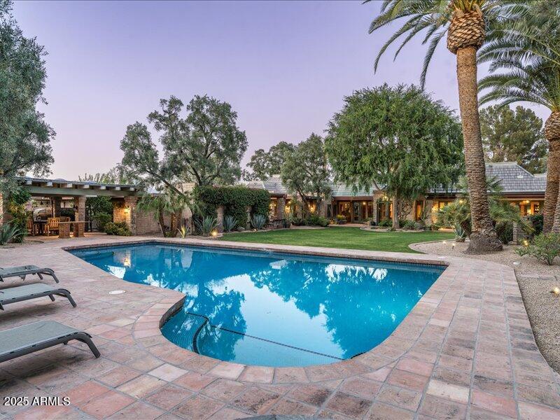 BRET HILLS - Residential