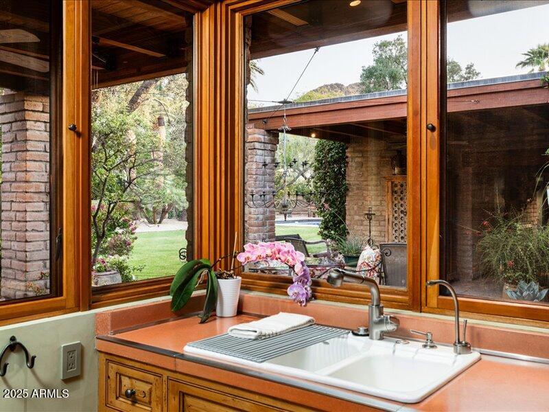 BRET HILLS - Residential