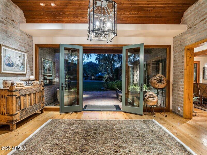 BRET HILLS - Residential