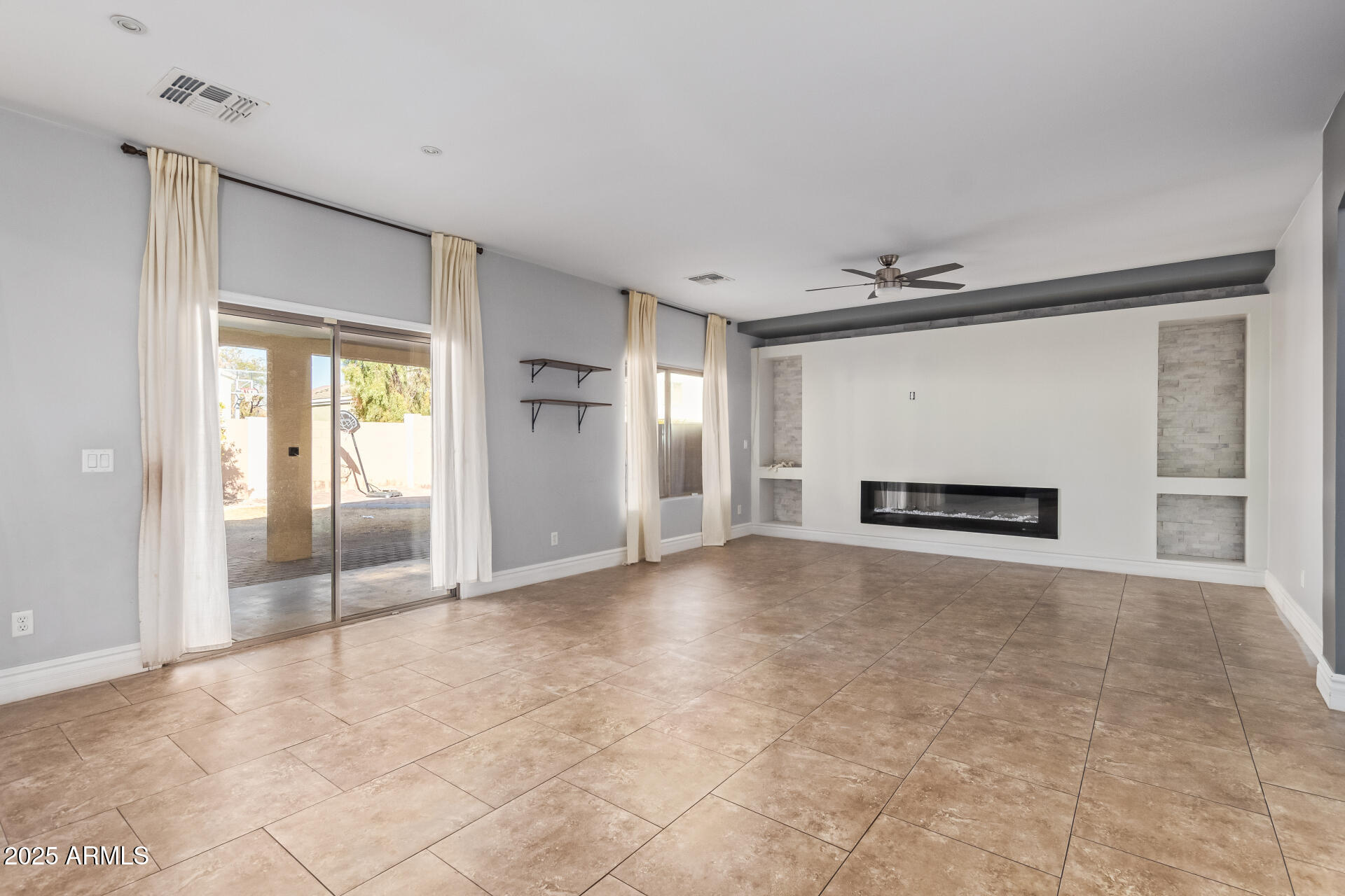 83RD AVE & LOWER BUCKEYE RD - Residential Lease