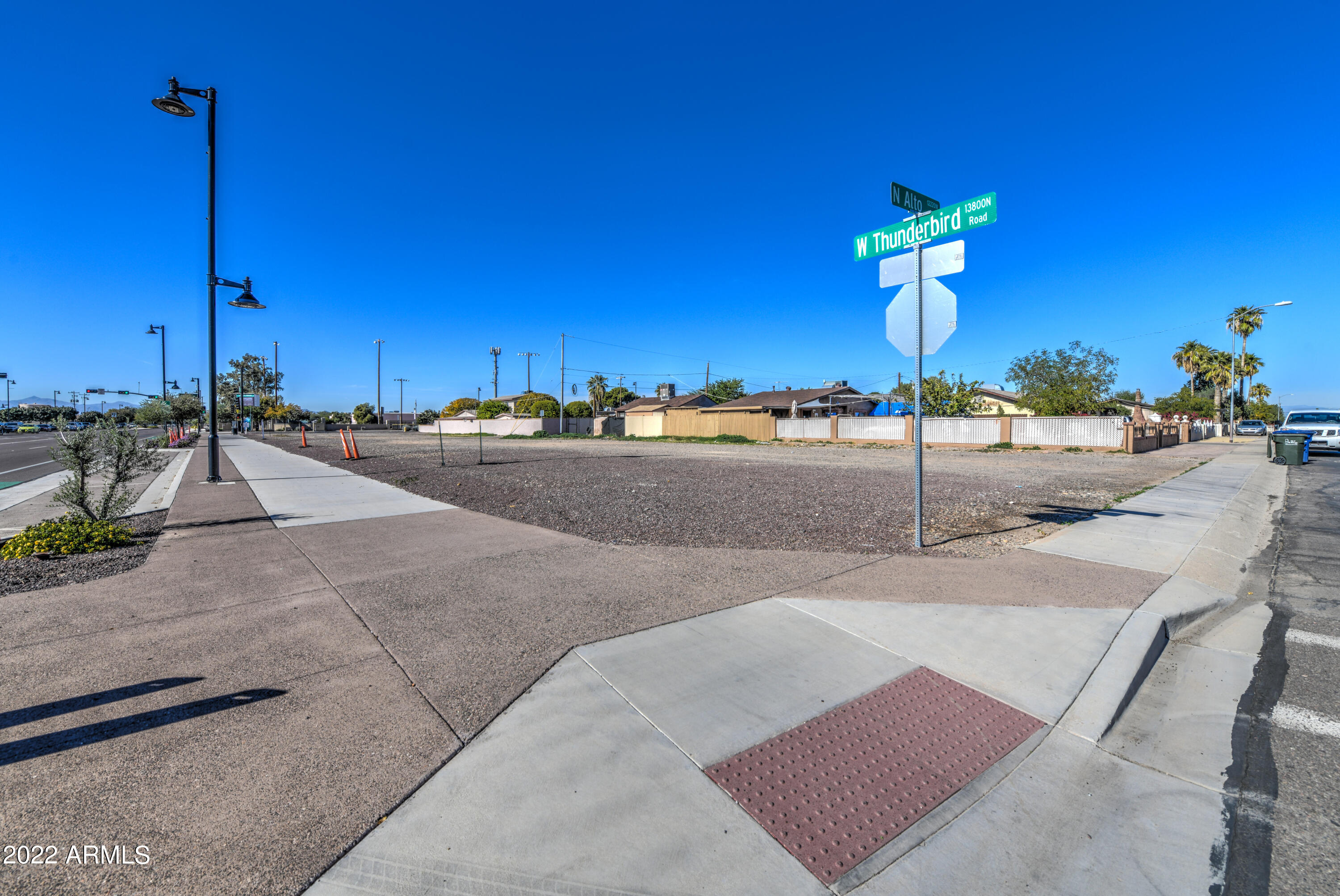 EL MIRAGE - Land