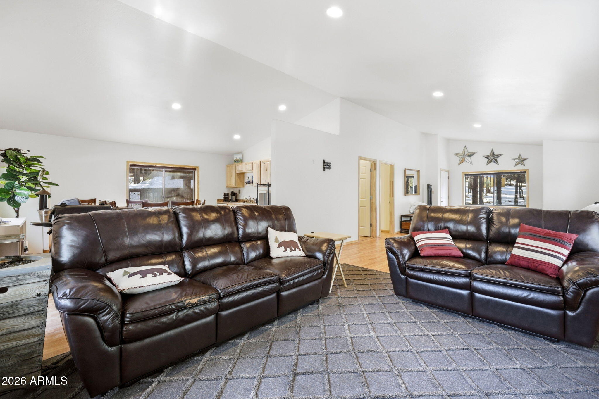 FOREST LAKES ESTATES 4 - Residential