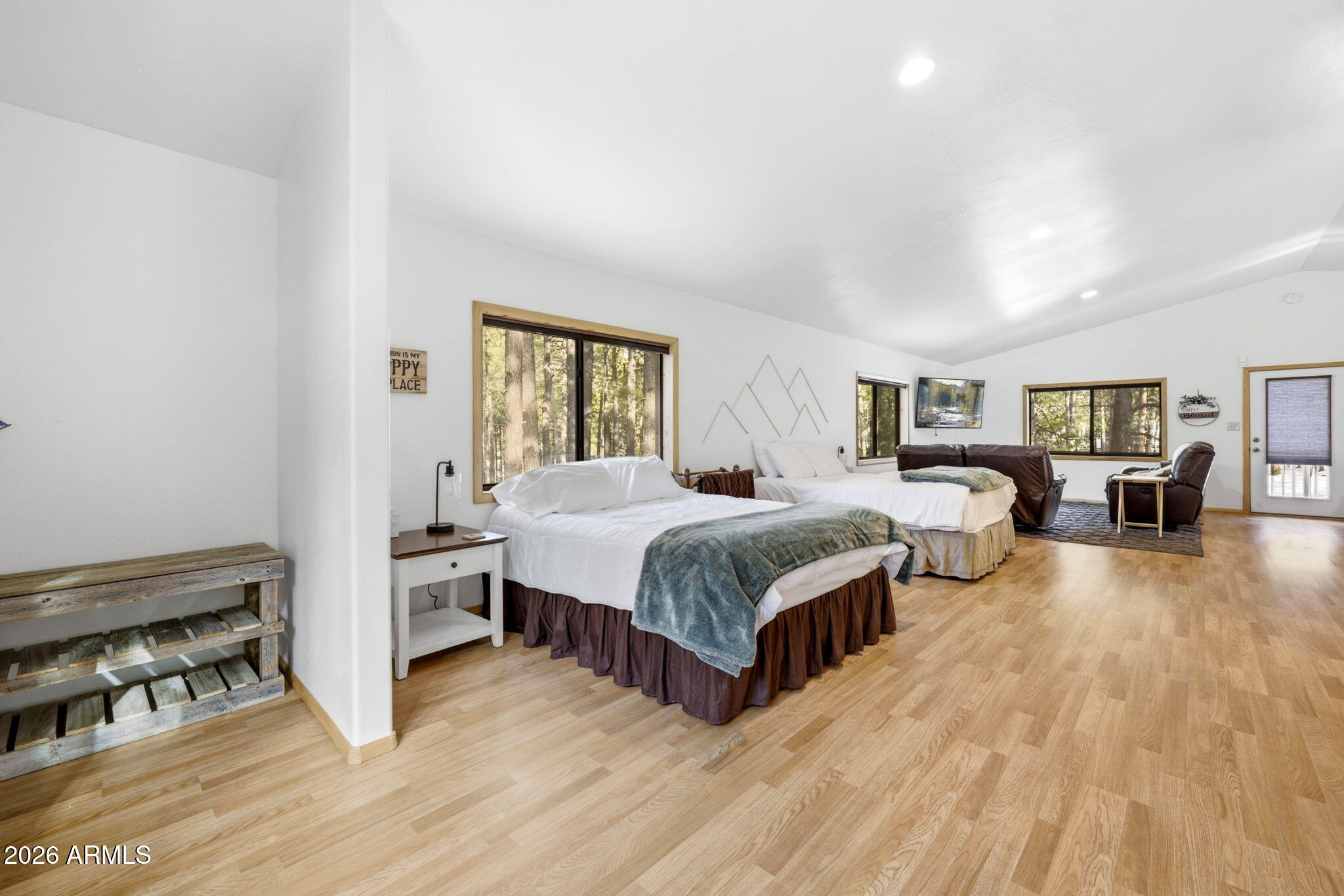 FOREST LAKES ESTATES 4 - Residential