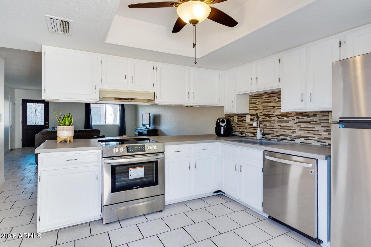 COLONIAL MANOR MESA PHASE 4 2ND AMD - Residential