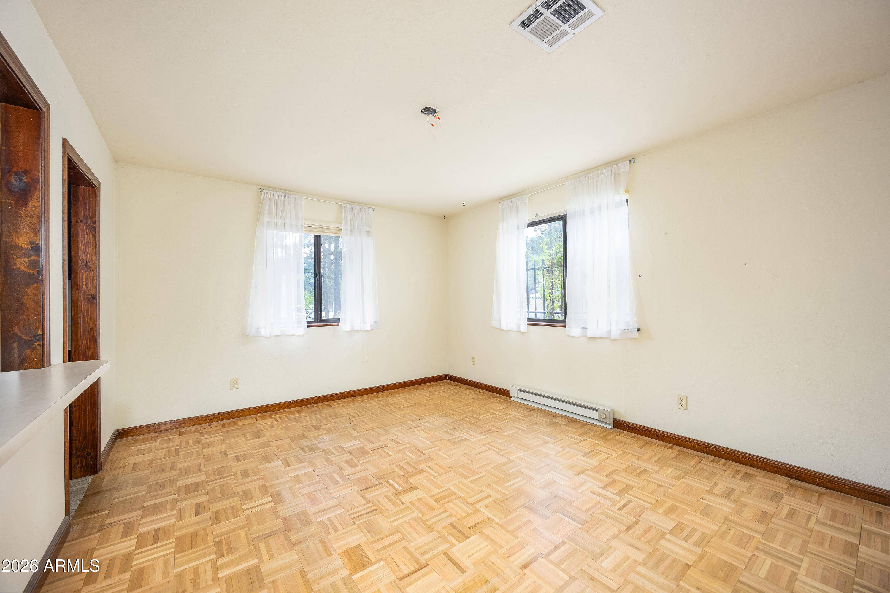 PINEWOOD 9 - Residential