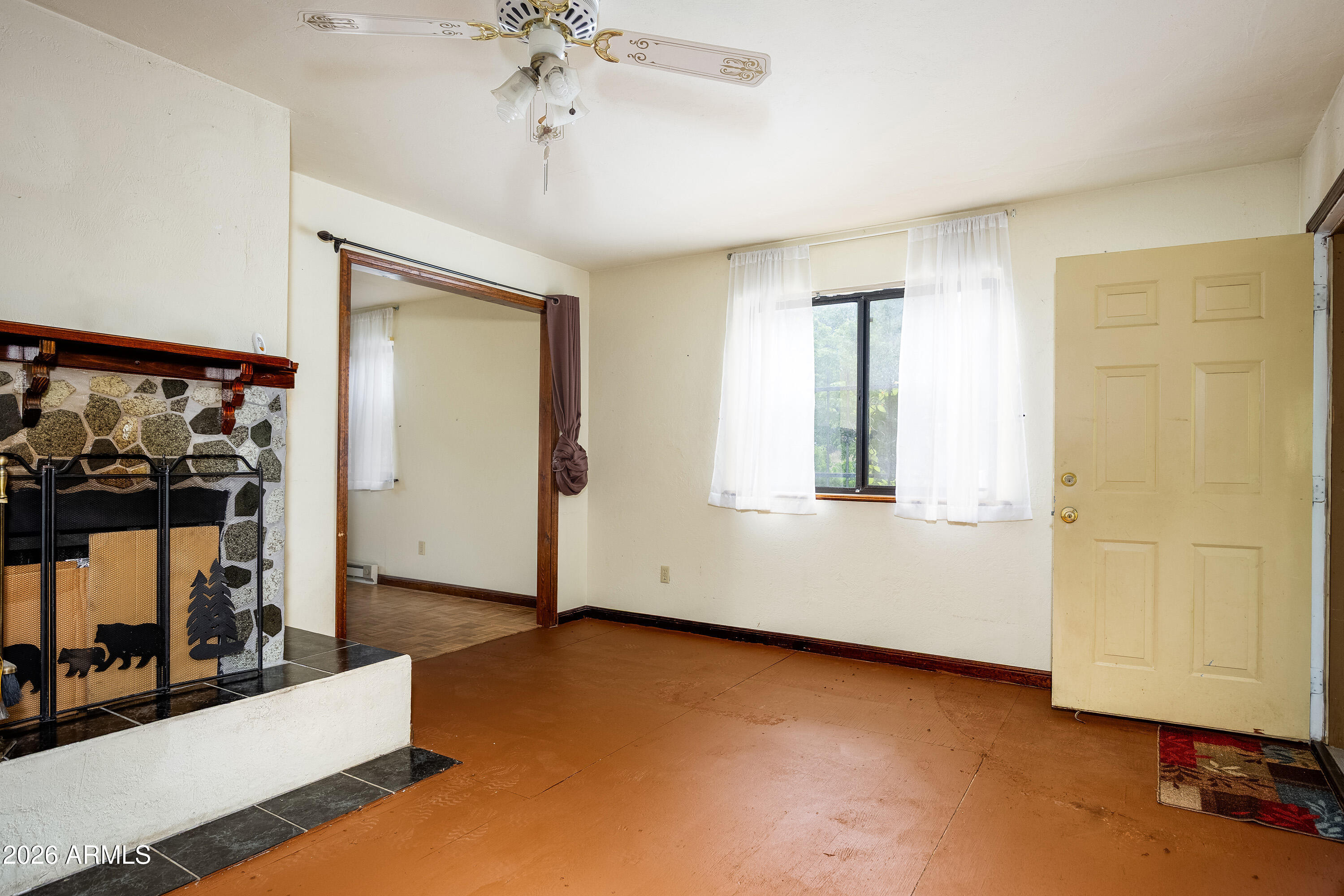 PINEWOOD 9 - Residential