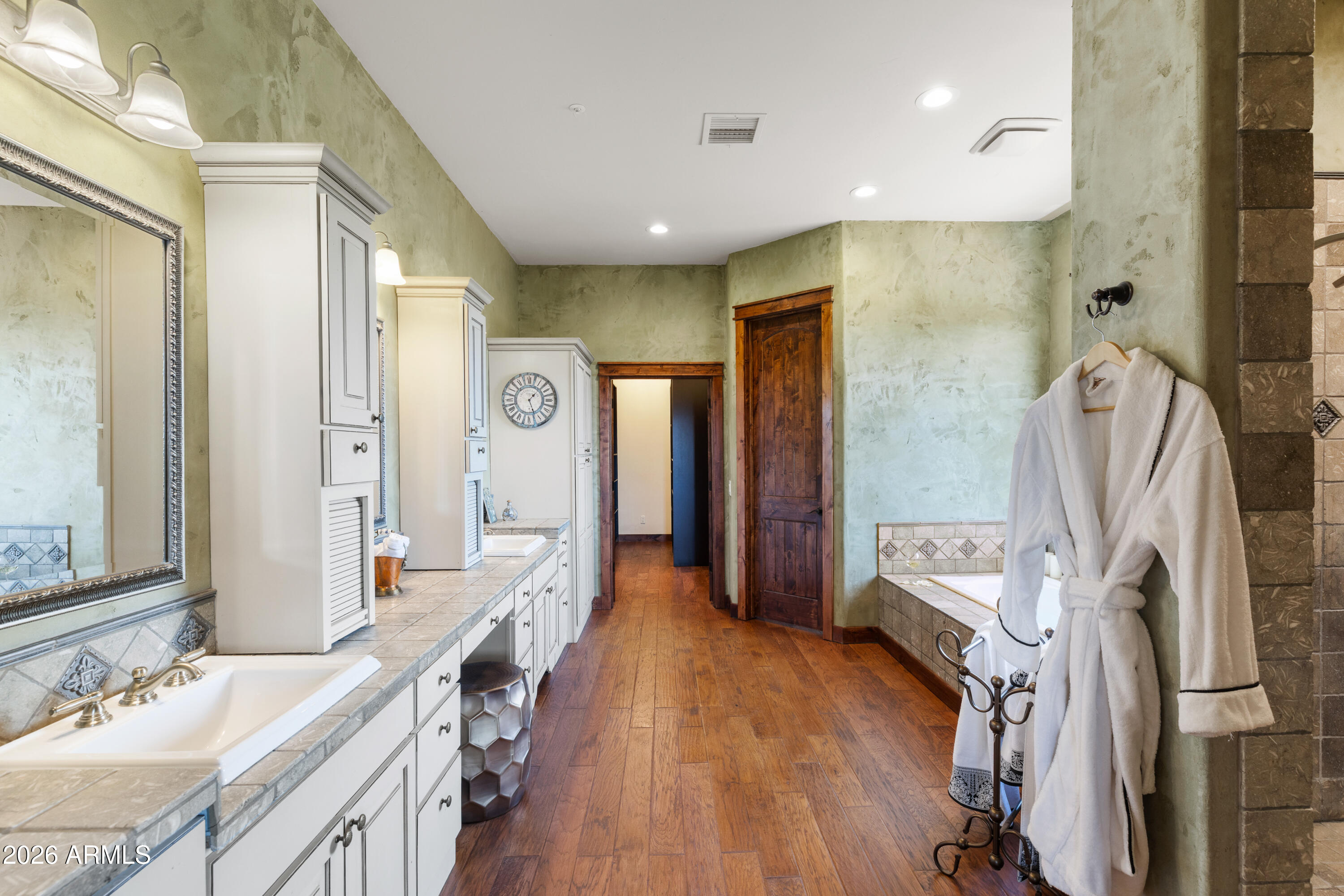 THUNDER MOUNTAIN RANCH - Residential