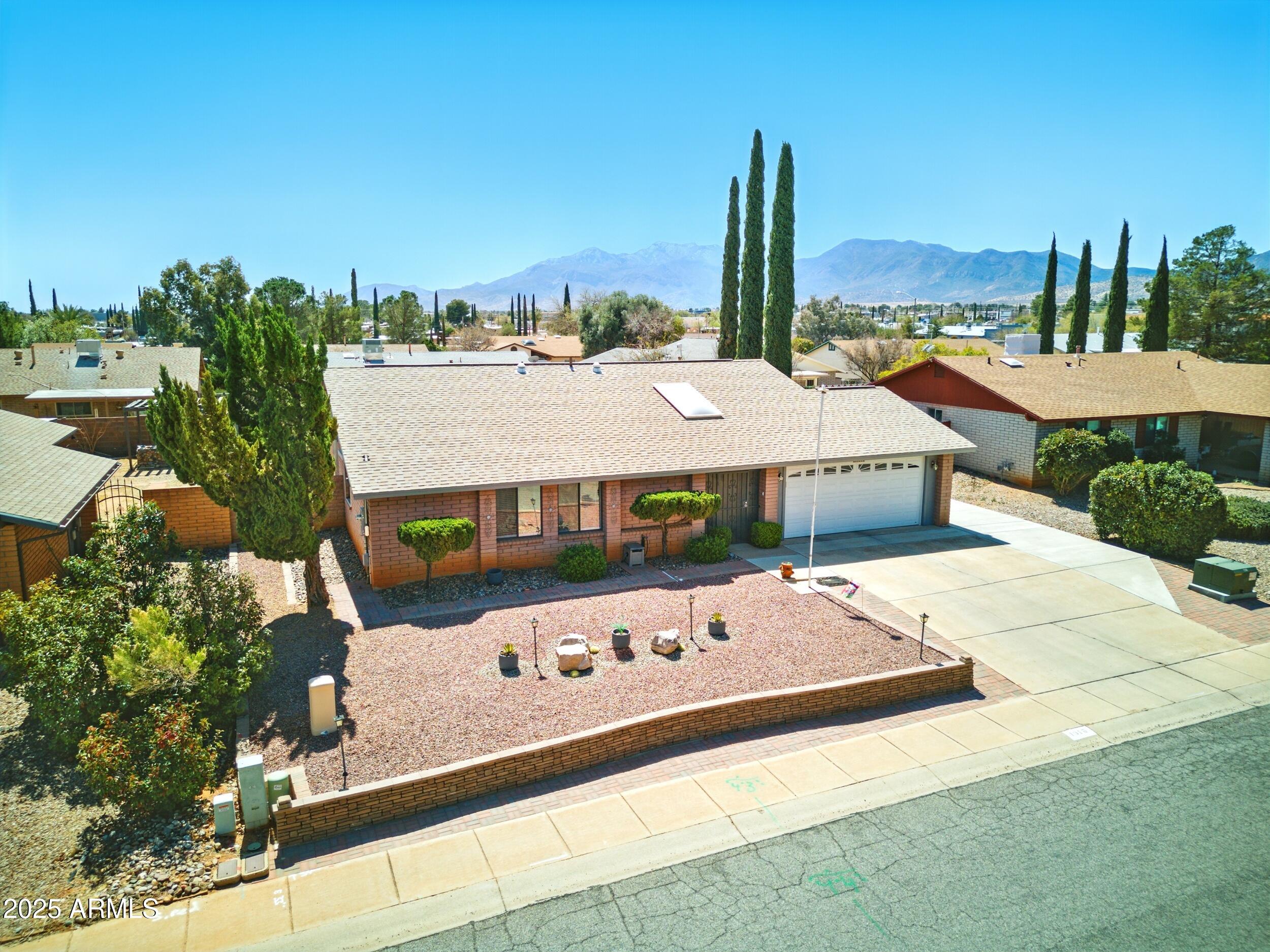 QUAIL HOLLOW - Residential