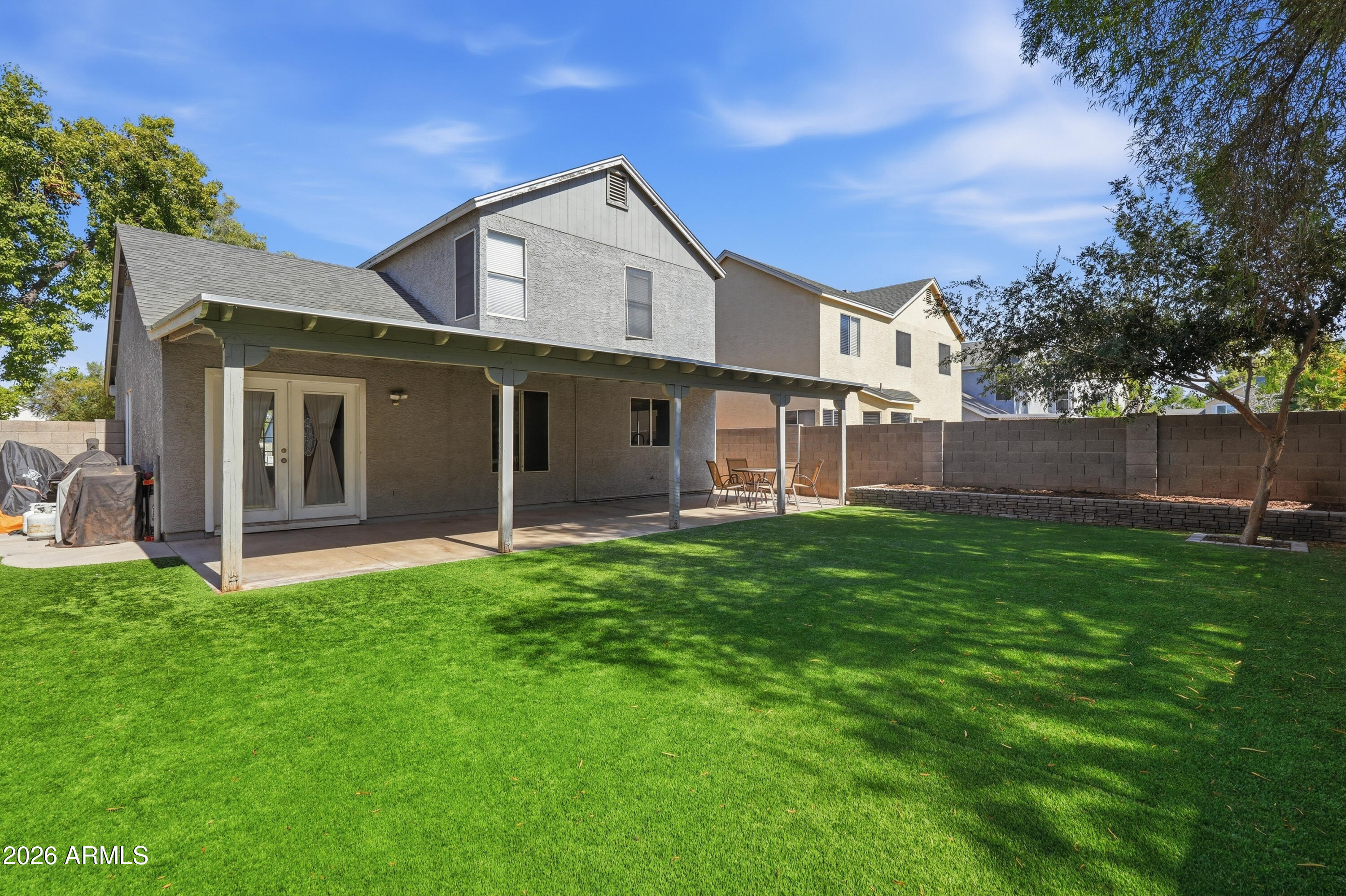 TWELVE OAKS - Residential
