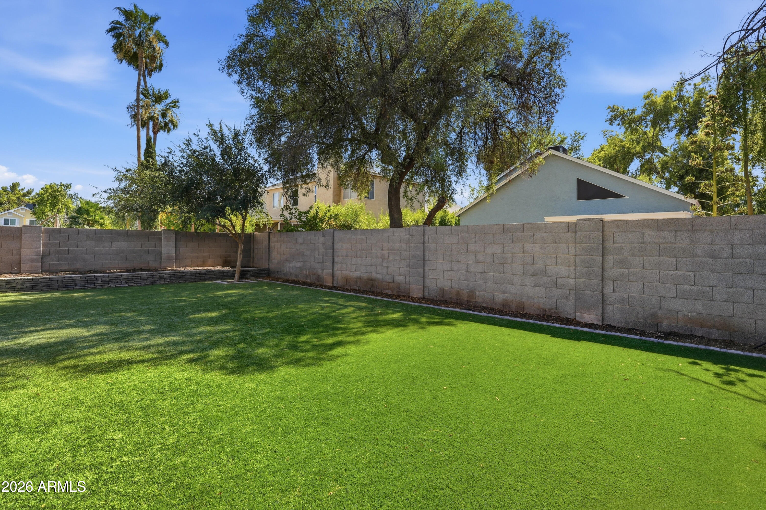 TWELVE OAKS - Residential