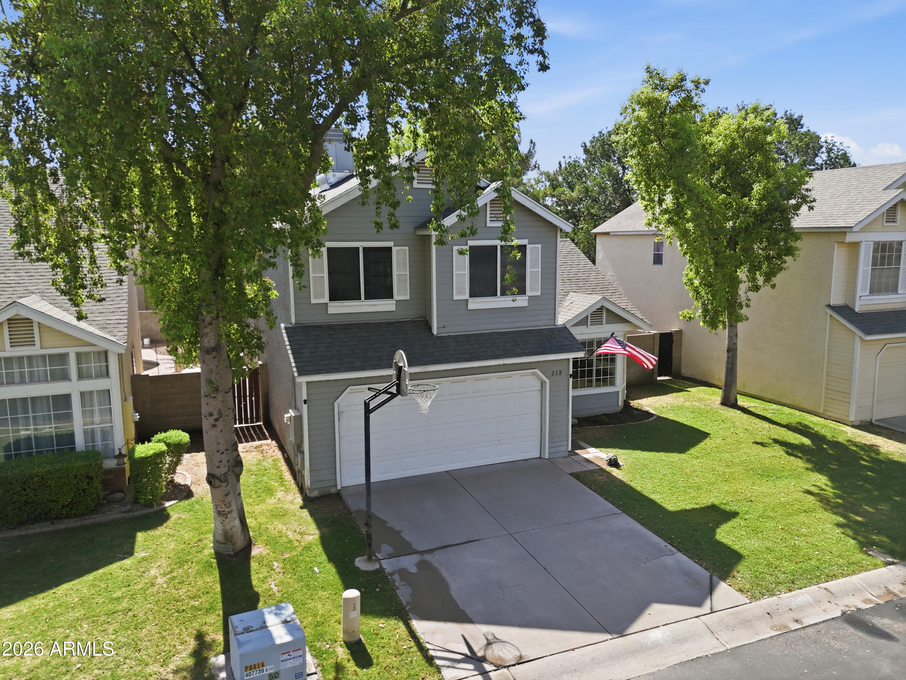 TWELVE OAKS - Residential