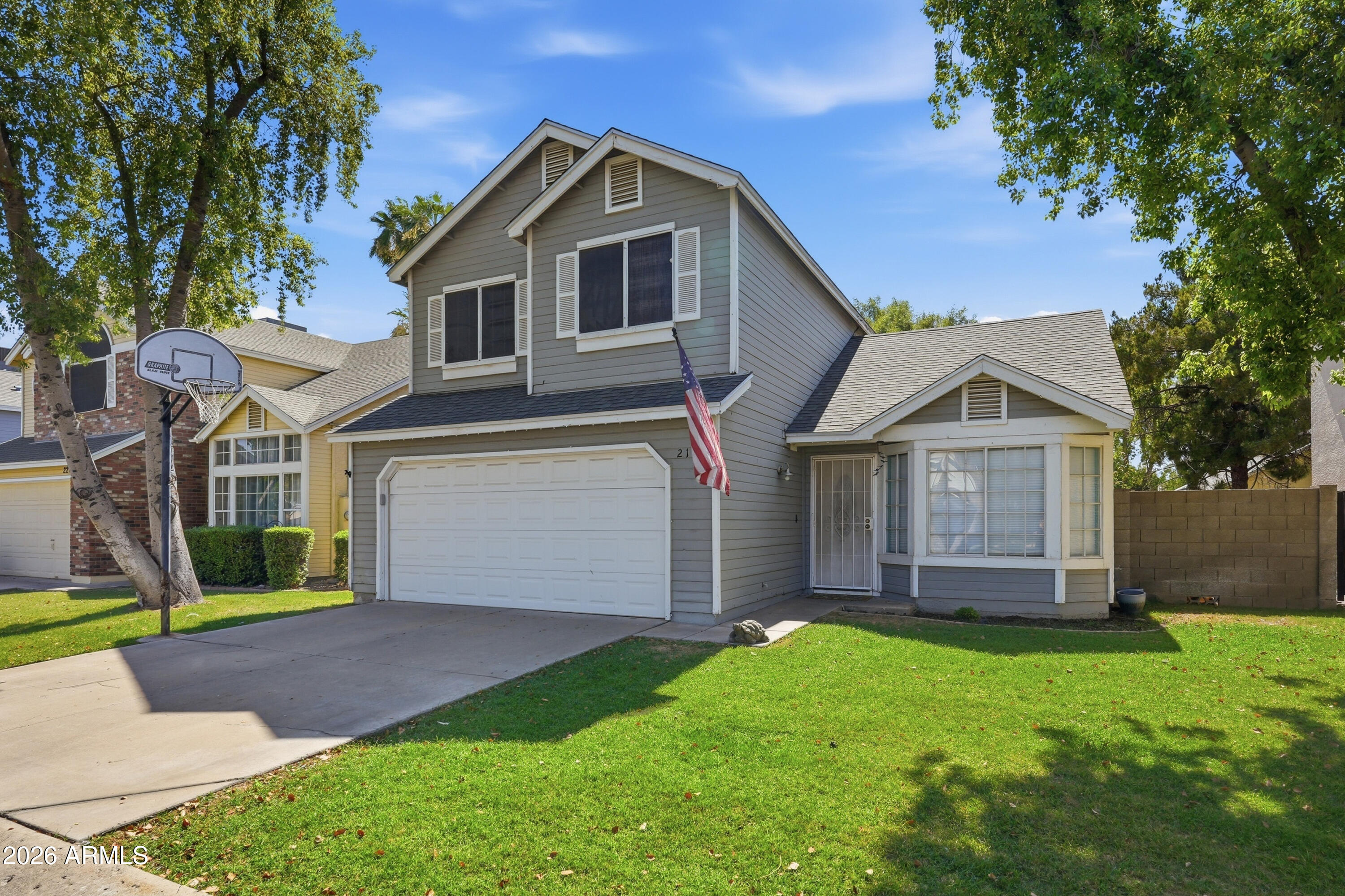 TWELVE OAKS - Residential