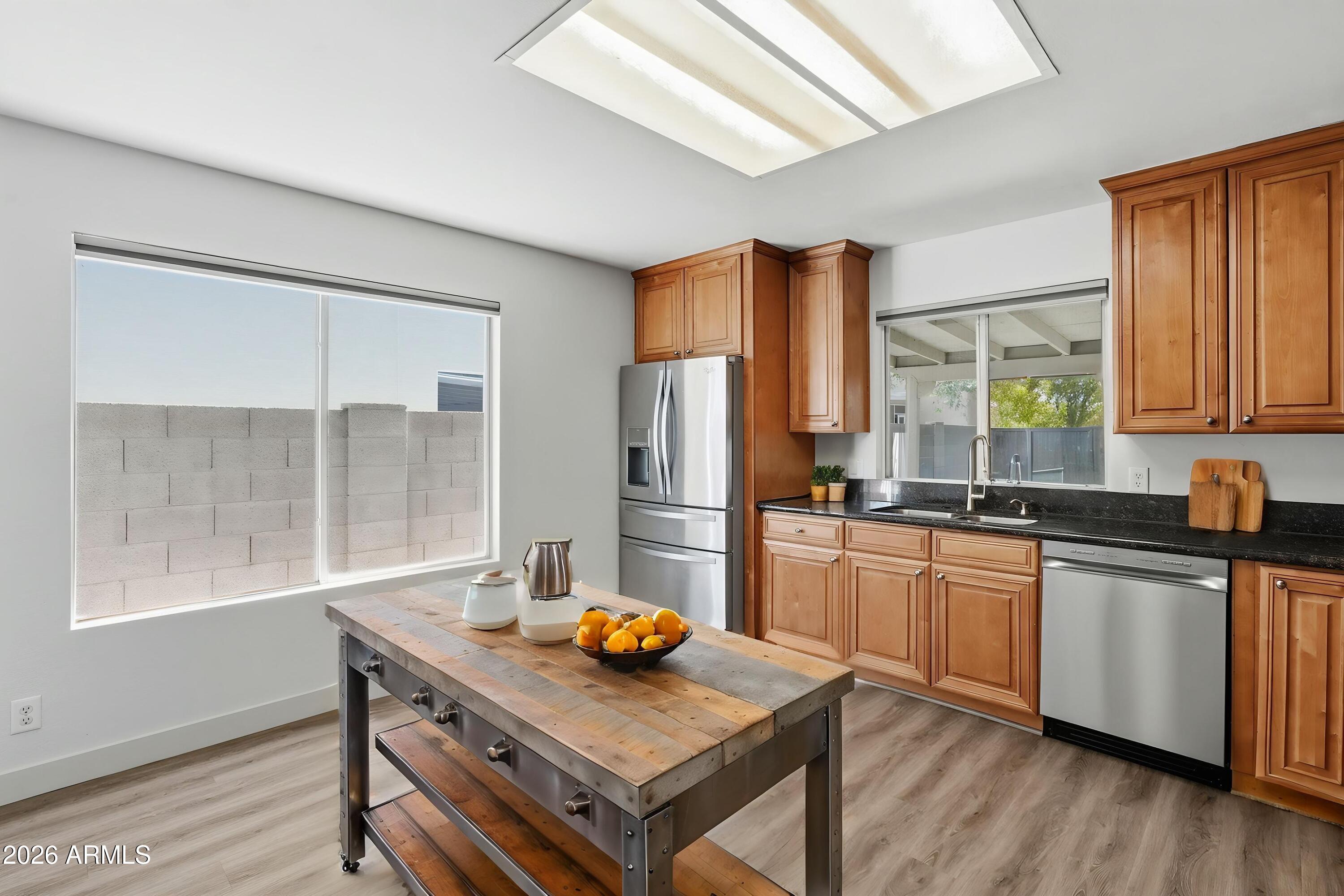 TWELVE OAKS - Residential