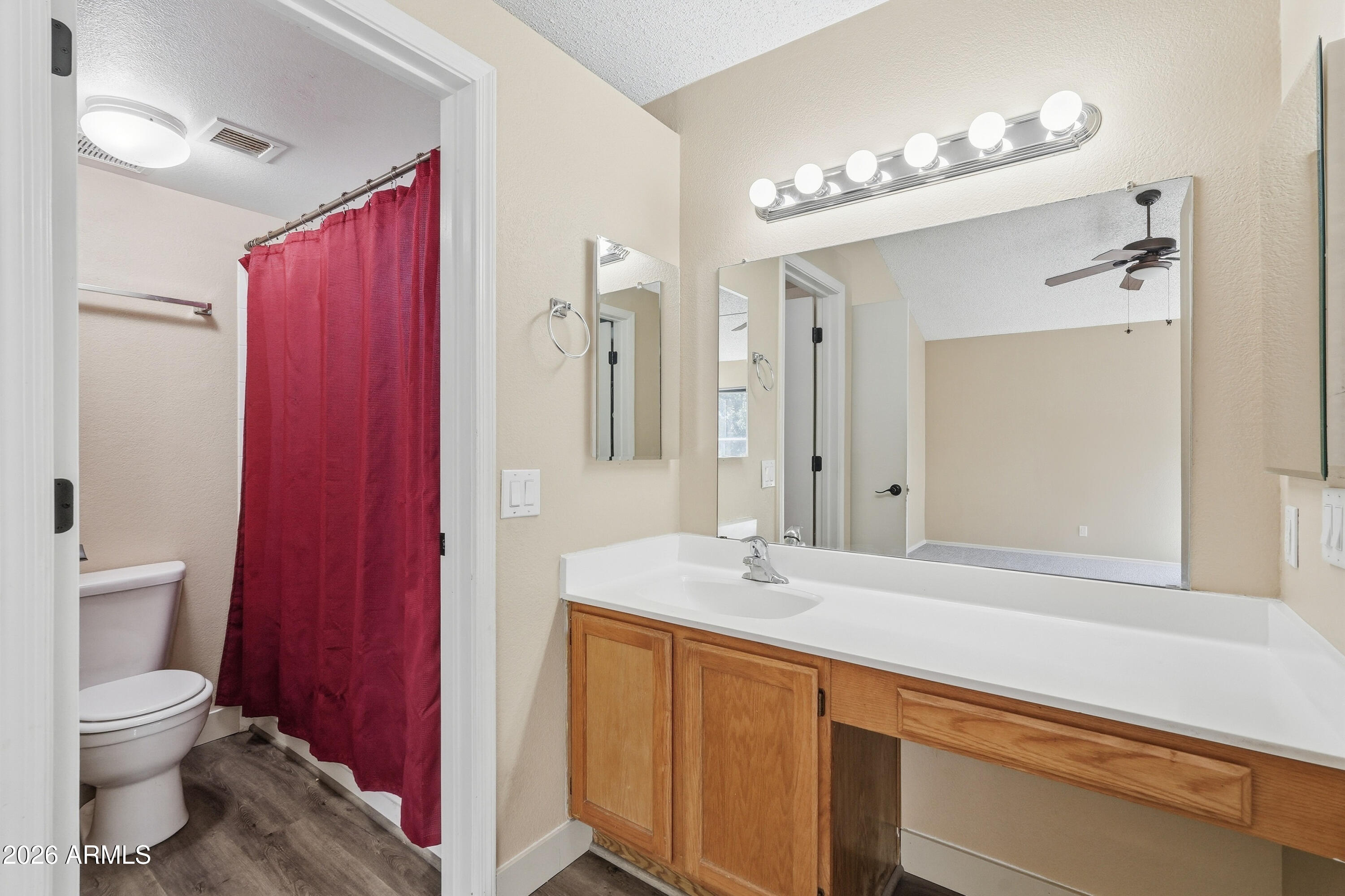 TWELVE OAKS - Residential